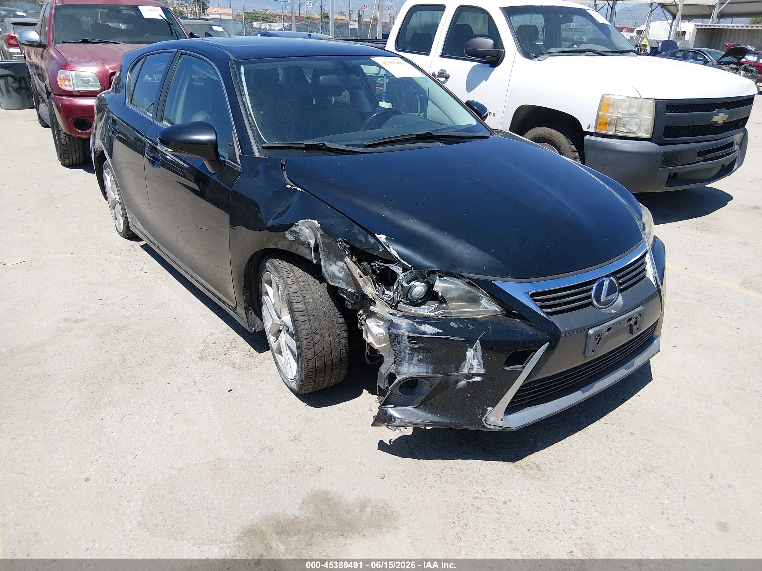 2014 Lexus CT 200h, VIN JTHKD5BH4E2175102 — Side
