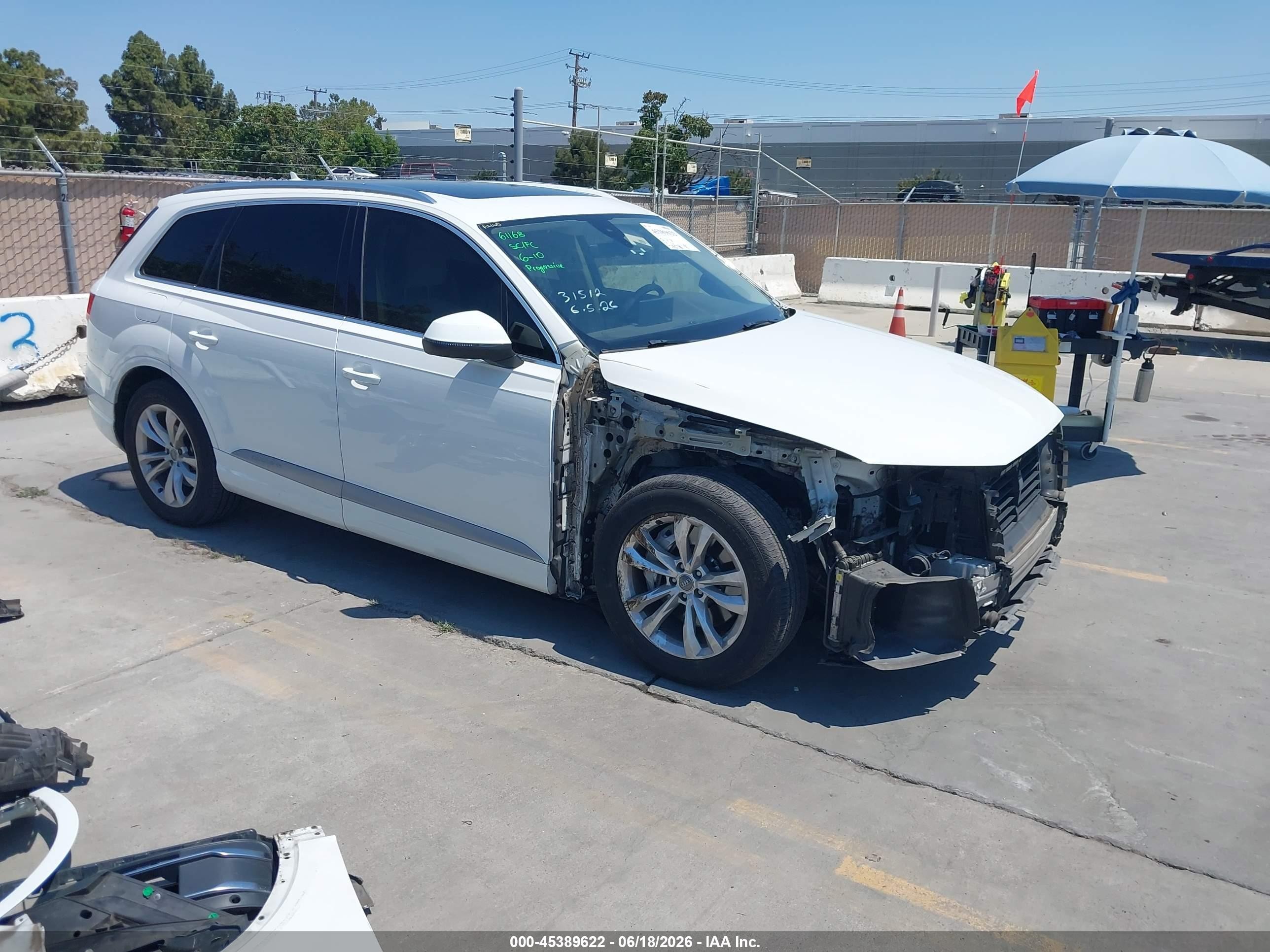 2019 Audi Q7 Premium Plus, VIN WA1LAAF76KD034843 — Перед