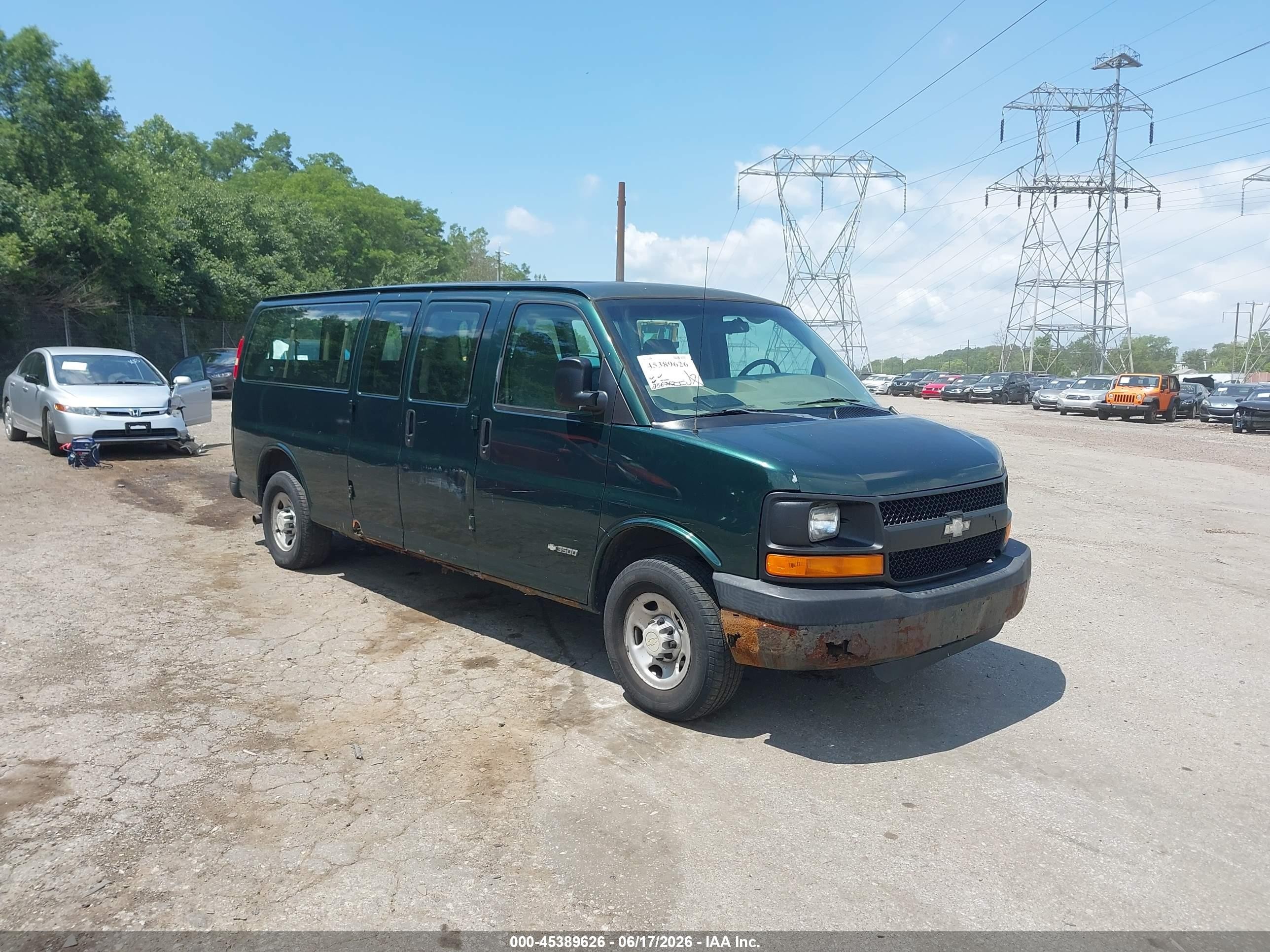 2005 Chevrolet Express Passenger, VIN 1GAHG39U851214167 — Normal wear