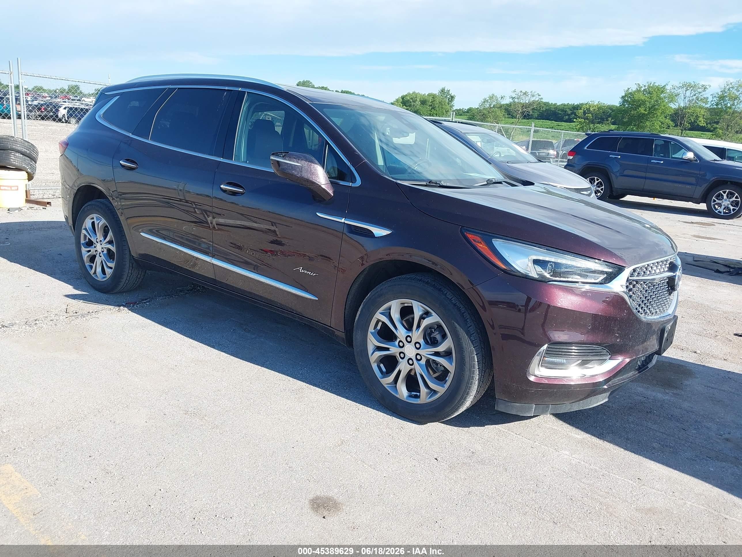 2021 Buick Enclave Avenir, VIN 5GAEVCKWXMJ193737 — Град