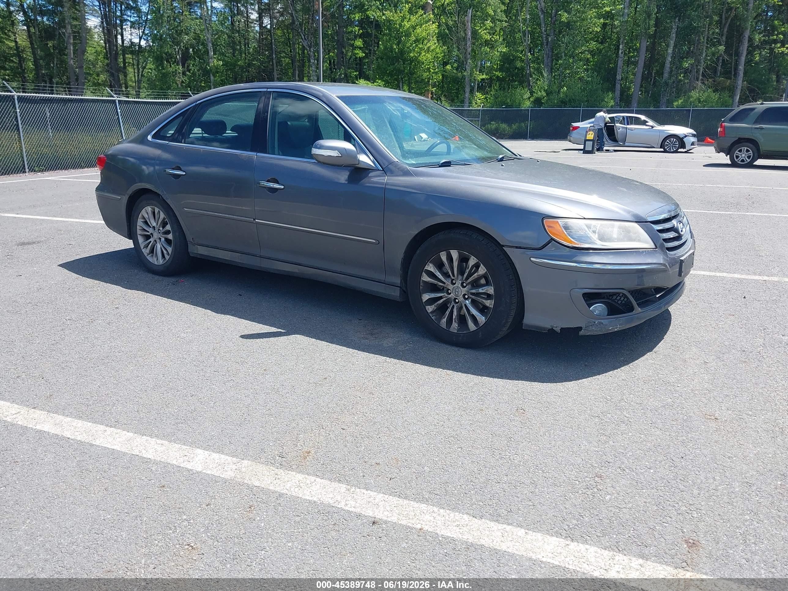 2011 Hyundai Azera Limited, VIN KMHFC4DF1BA536407 — Перед