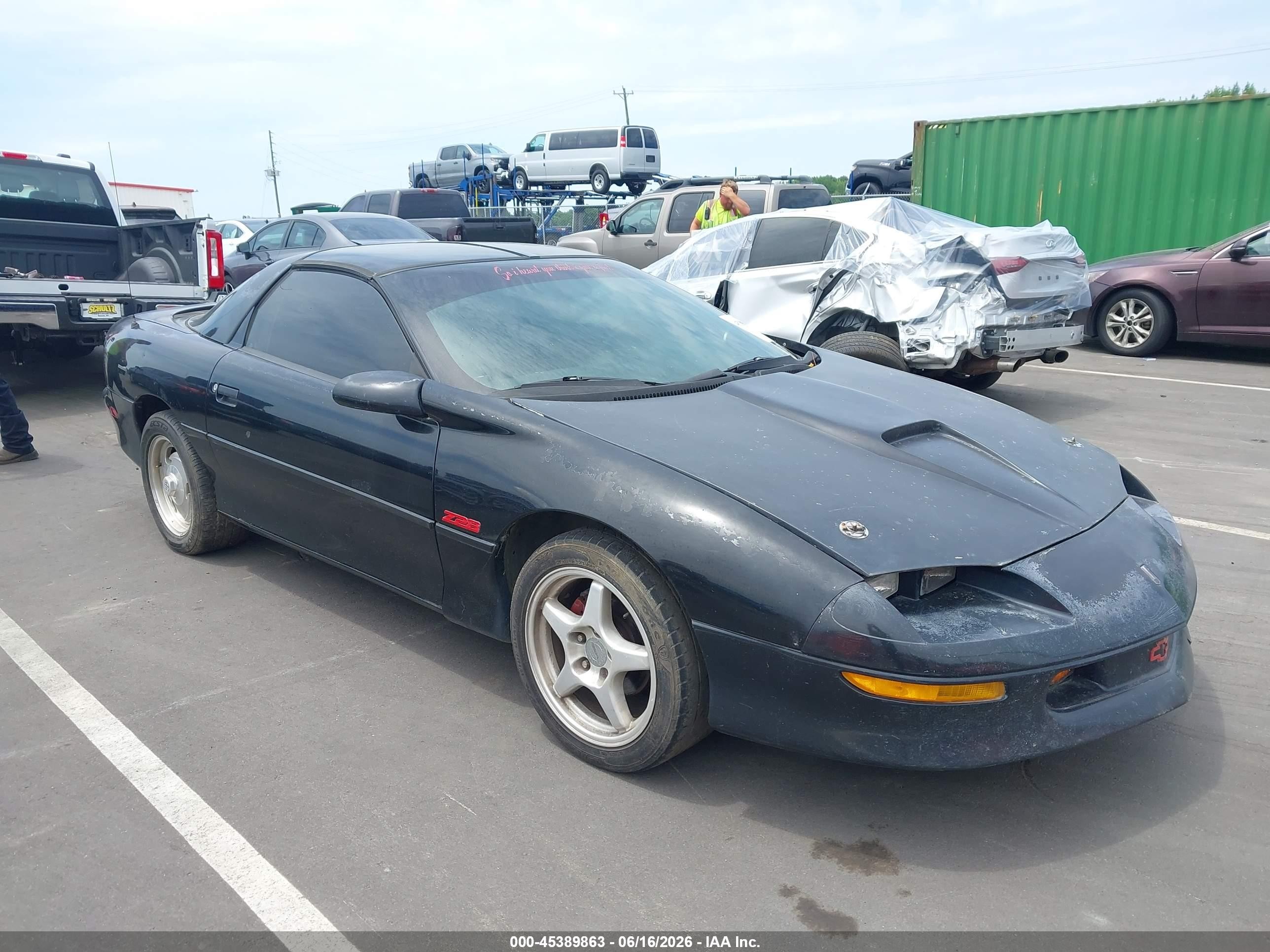 1995 Chevrolet Camaro Z28, VIN 2G1FP22P6S2176766 — Normal wear