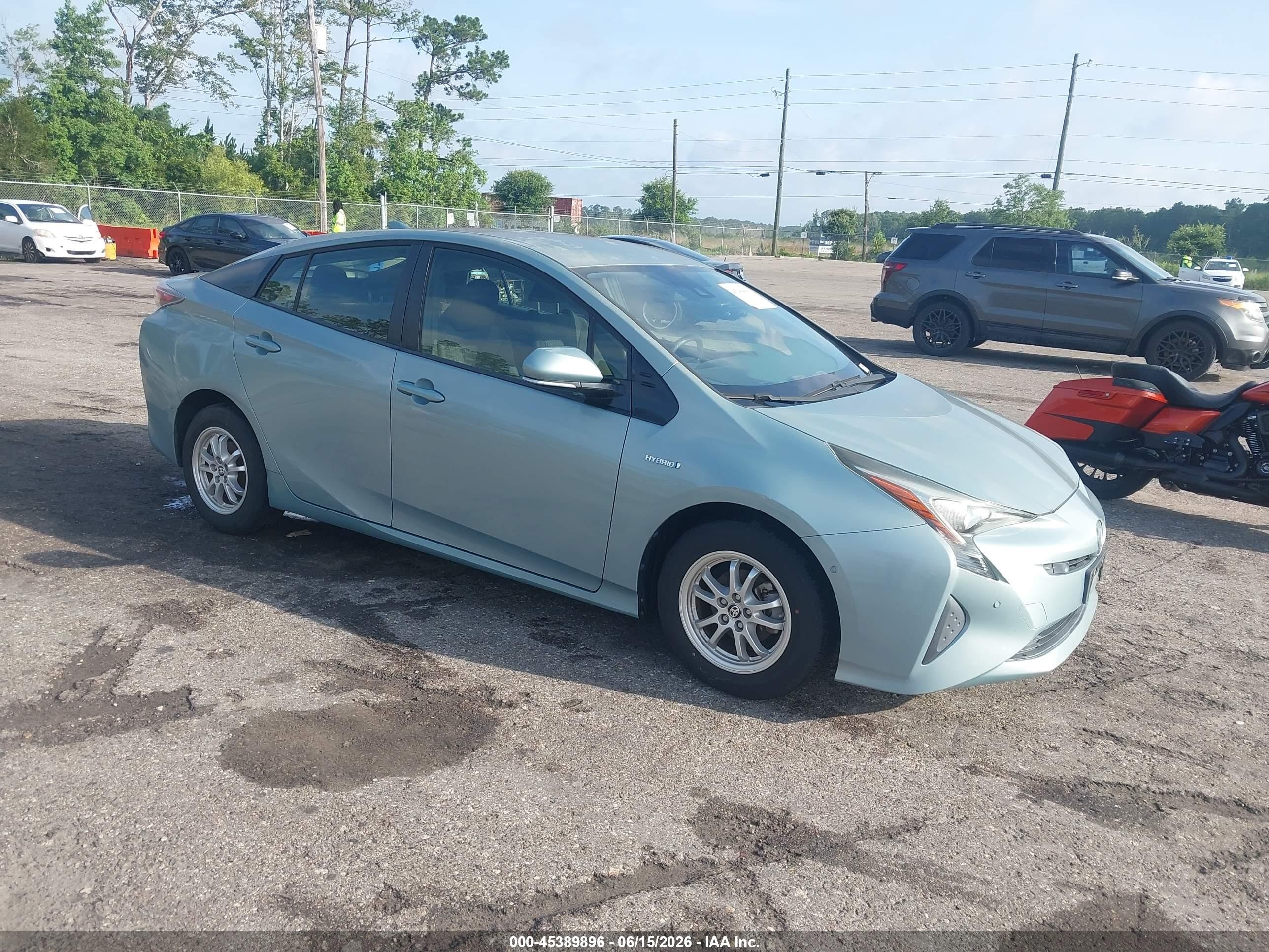 2018 Toyota Prius Three, VIN JTDKARFU9J3546476 — Normal wear