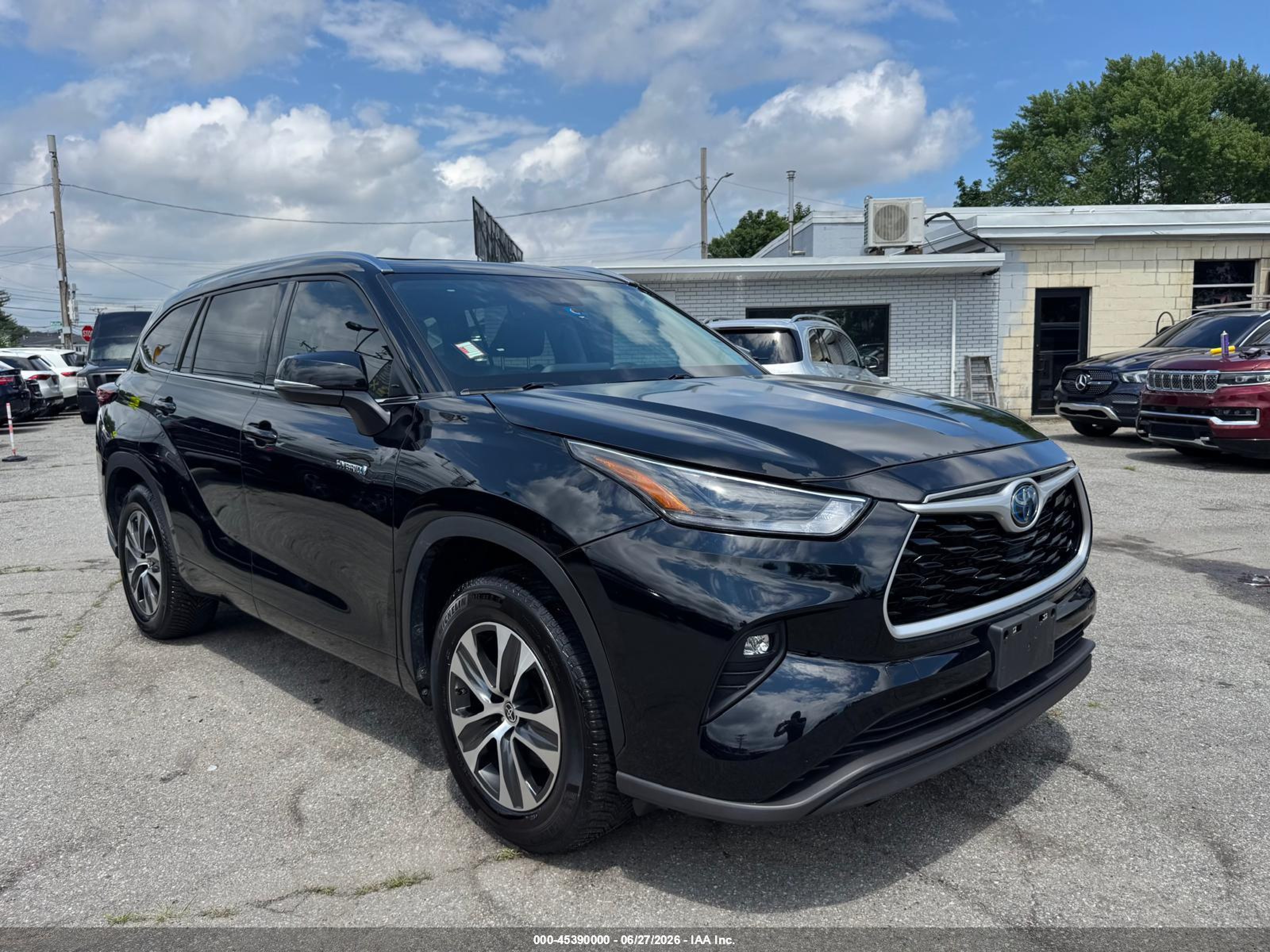 2021 Toyota Highlander Hybrid XLE, VIN 5TDGARAH0MS012401 — Auction photo