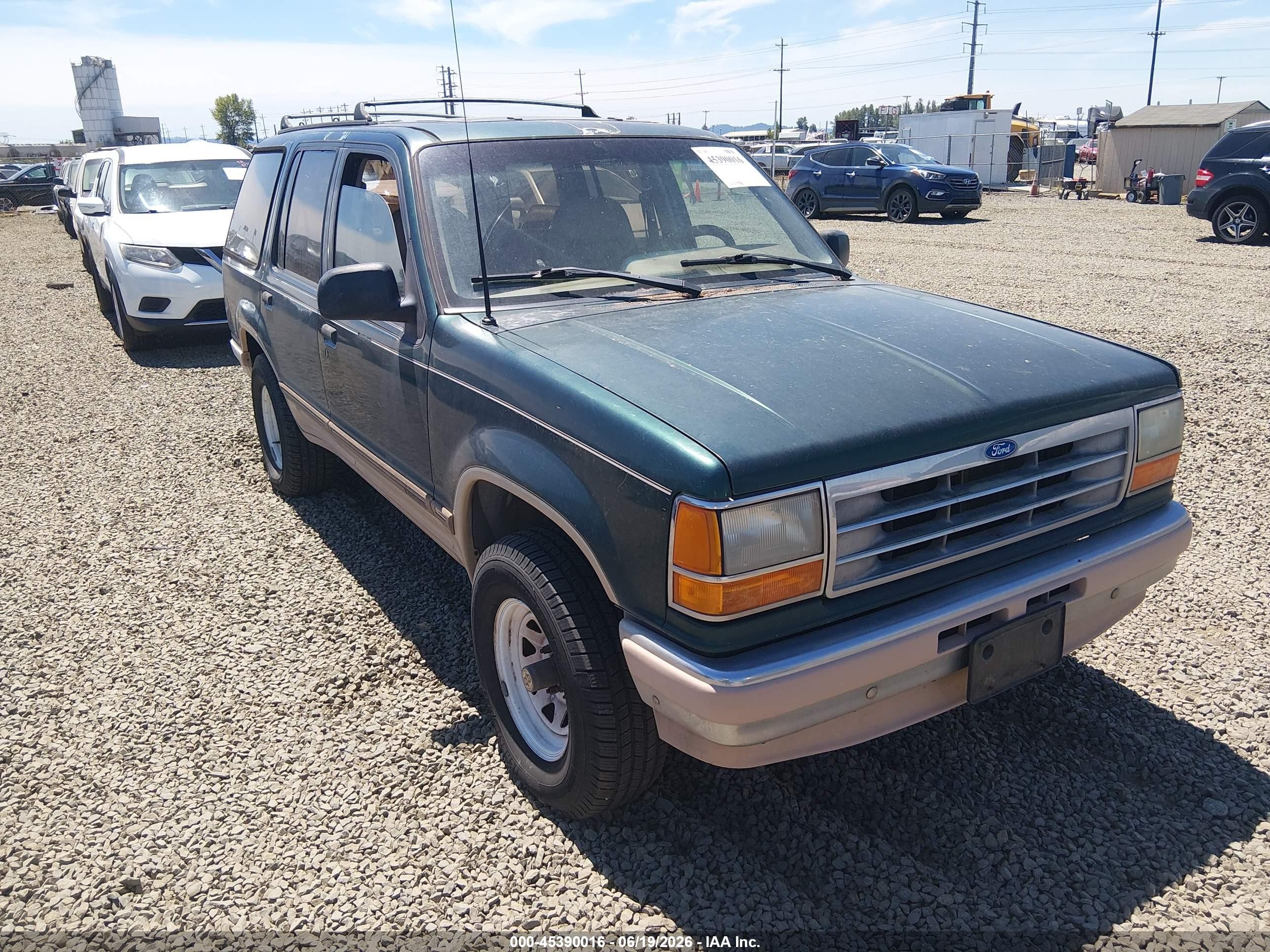 1992 Ford Explorer Eddie Bauer, VIN 1FMDU34X7NUC14932 — Normal wear