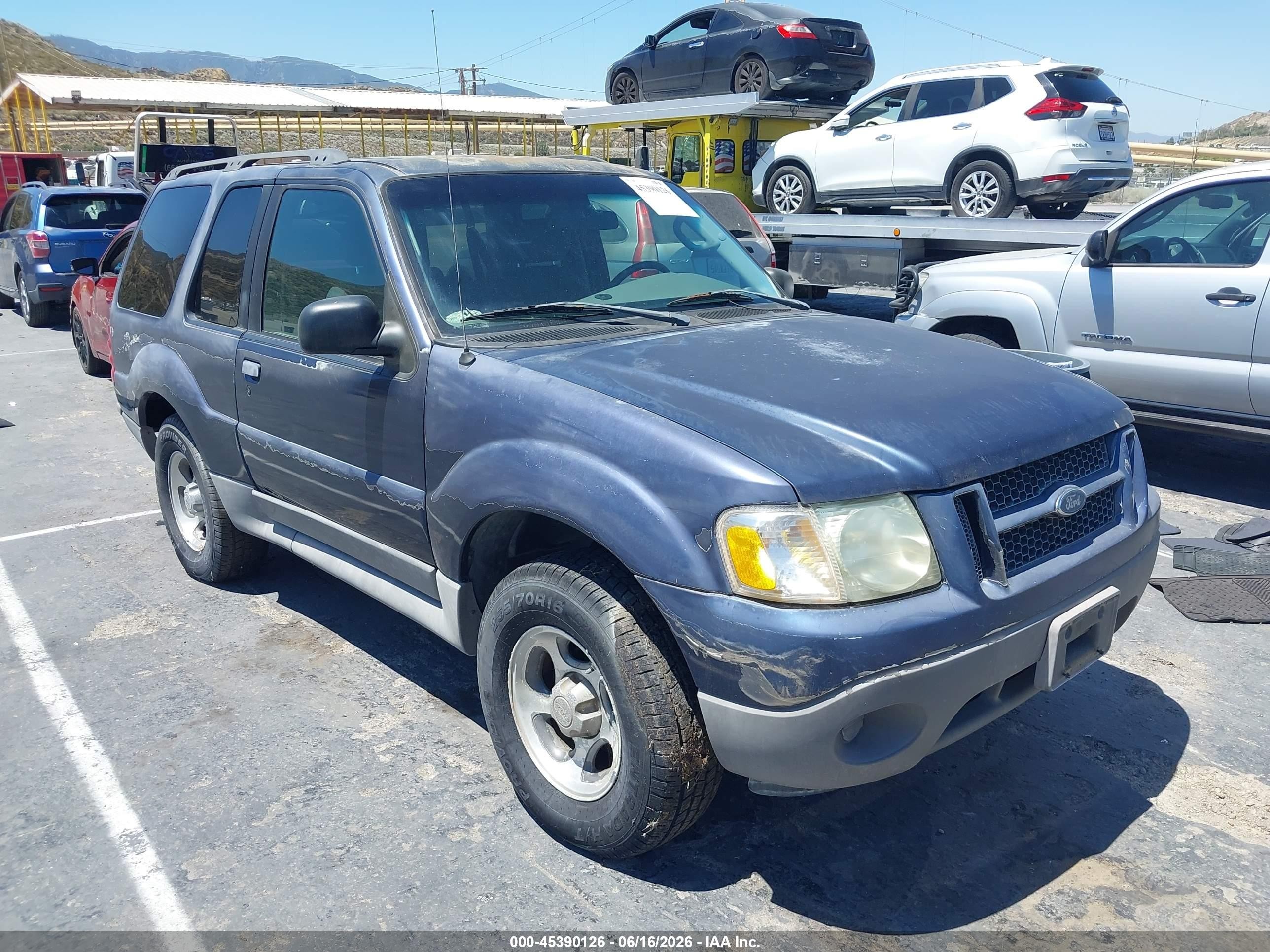 2003 Ford Explorer Sport XLS, VIN 1FMYU60E63UC12321 — Front end