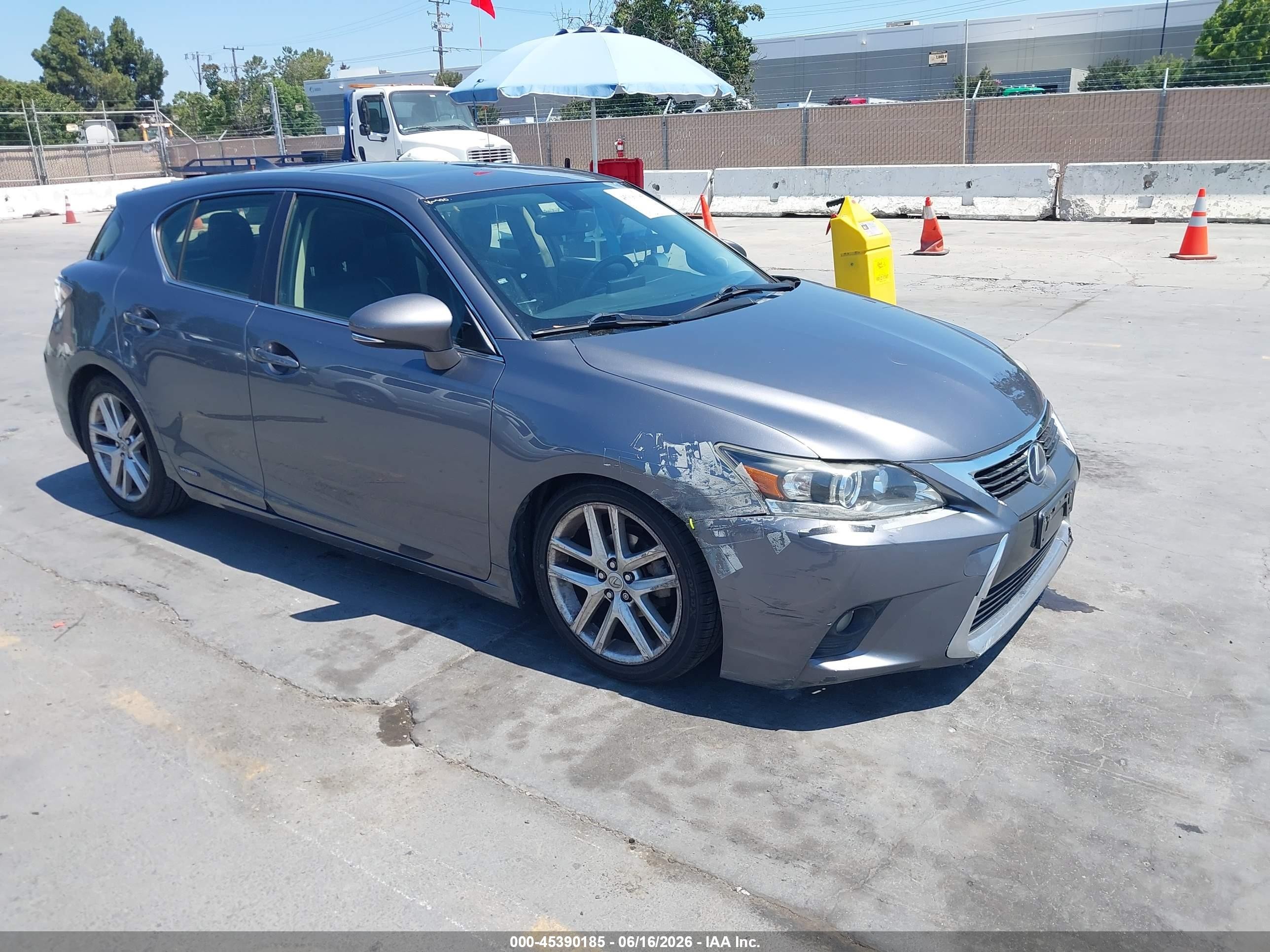 2017 Lexus CT 200h, VIN JTHKD5BH9H2289438 — Normal wear