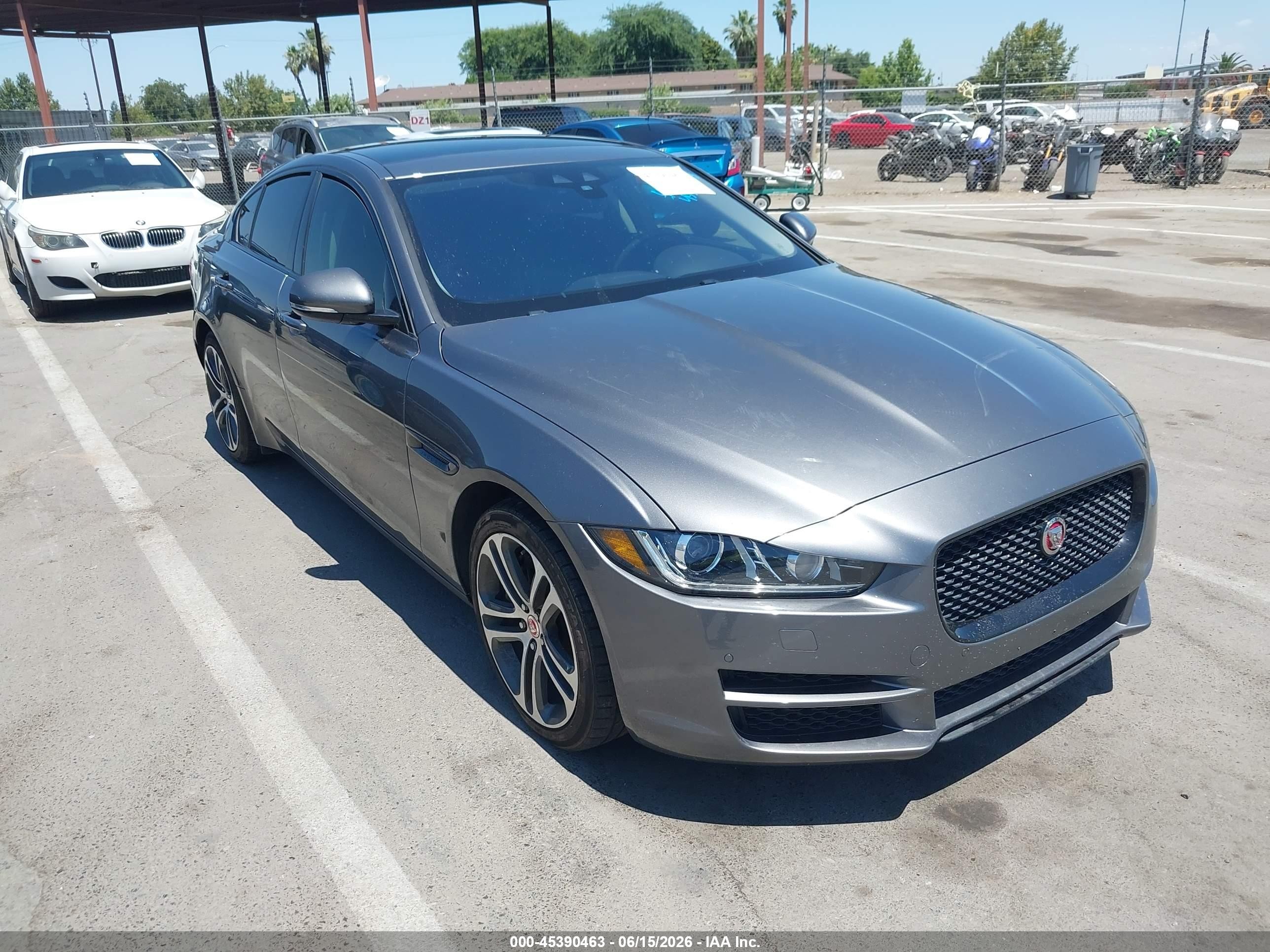 2018 Jaguar XE 25t Prestige, VIN SAJAE4FX0JCP28341 — Normal wear