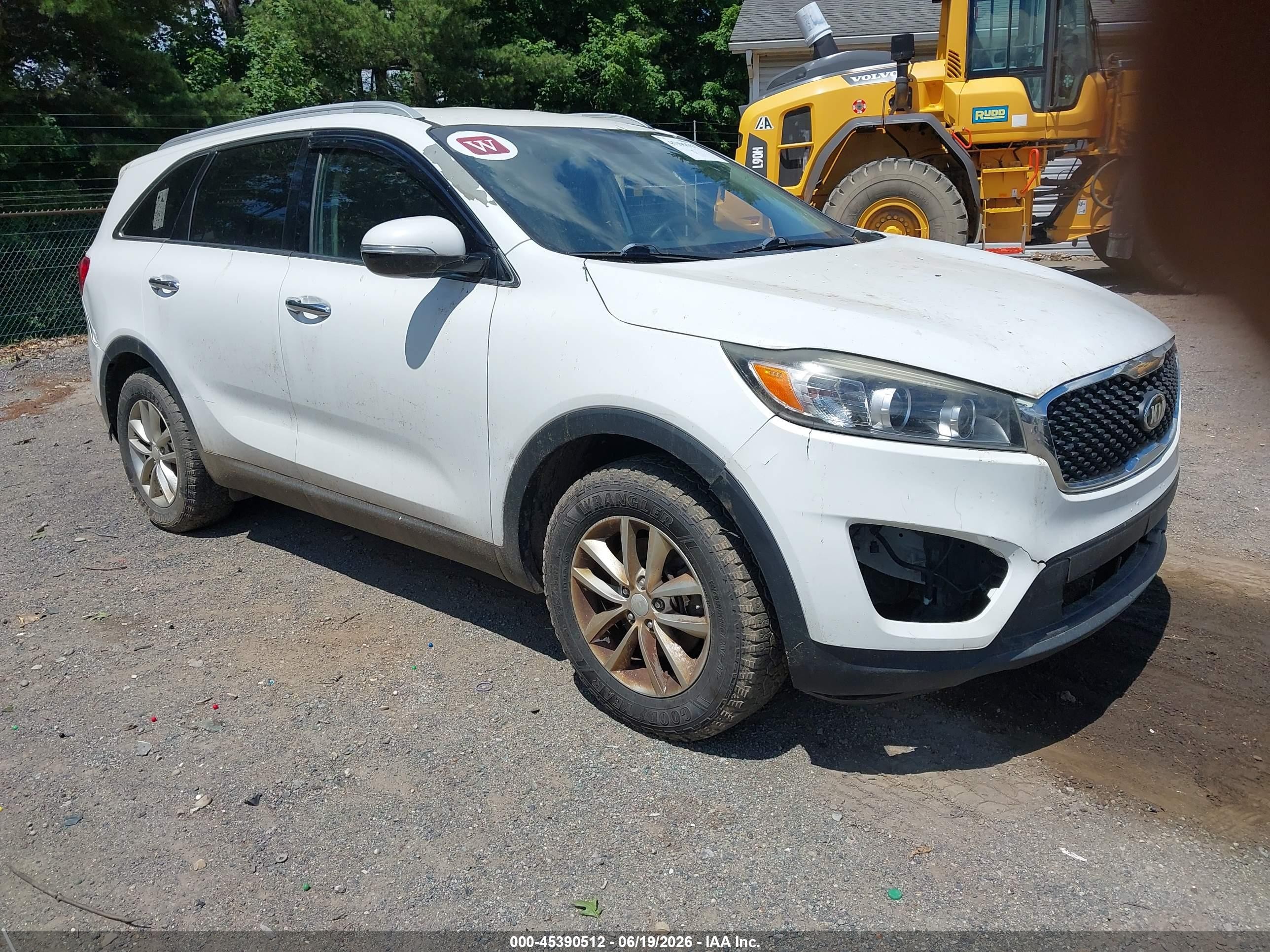 2016 Kia Sorento LX, VIN 5XYPG4A37GG053745 — Normal wear