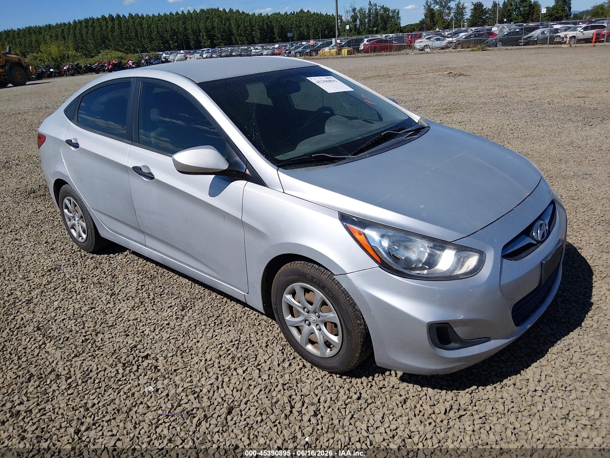 2012 Hyundai Accent GLS, VIN KMHCT4AE4CU083334 — Normal wear
