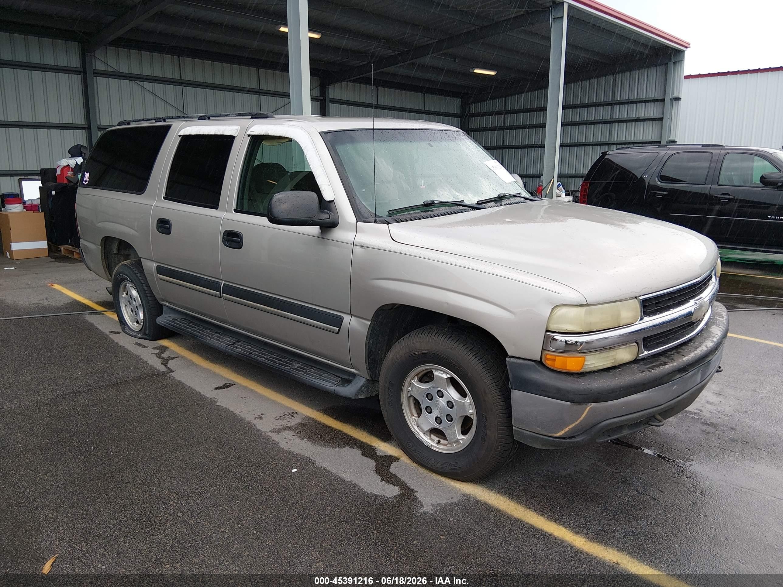 2004 Chevrolet Suburban LS, VIN 3GNFK16ZX4G207746 — Rear end