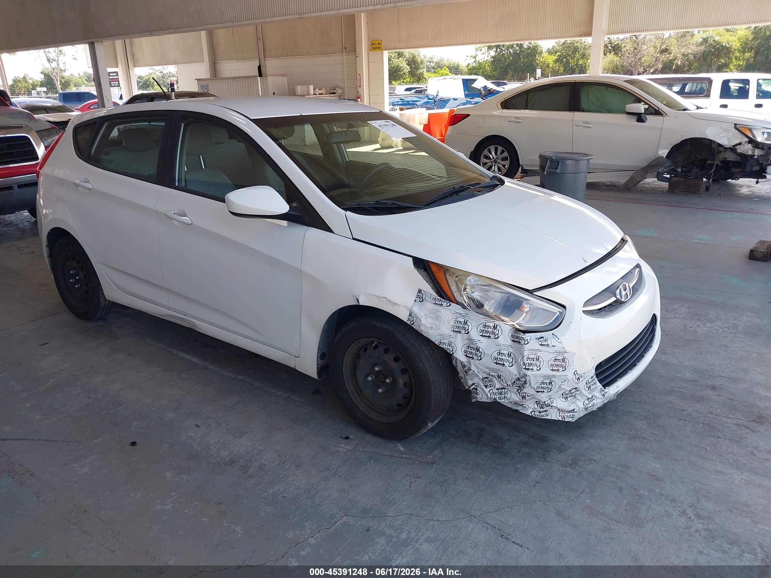 2017 Hyundai Accent SE, VIN KMHCT5AE6HU319768 — Normal wear