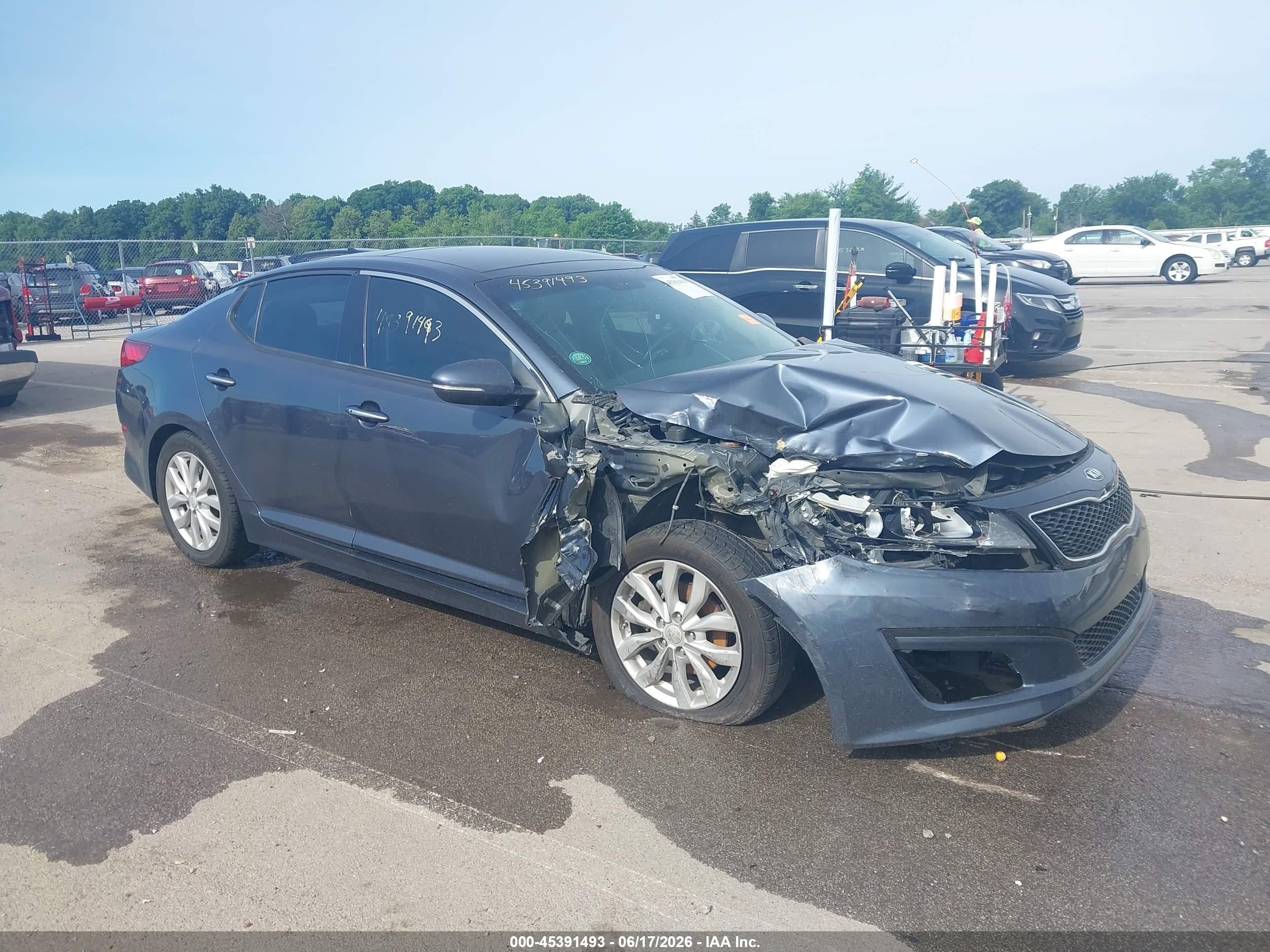 2015 Kia Optima EX, VIN 5XXGN4A79FG445217 — Side