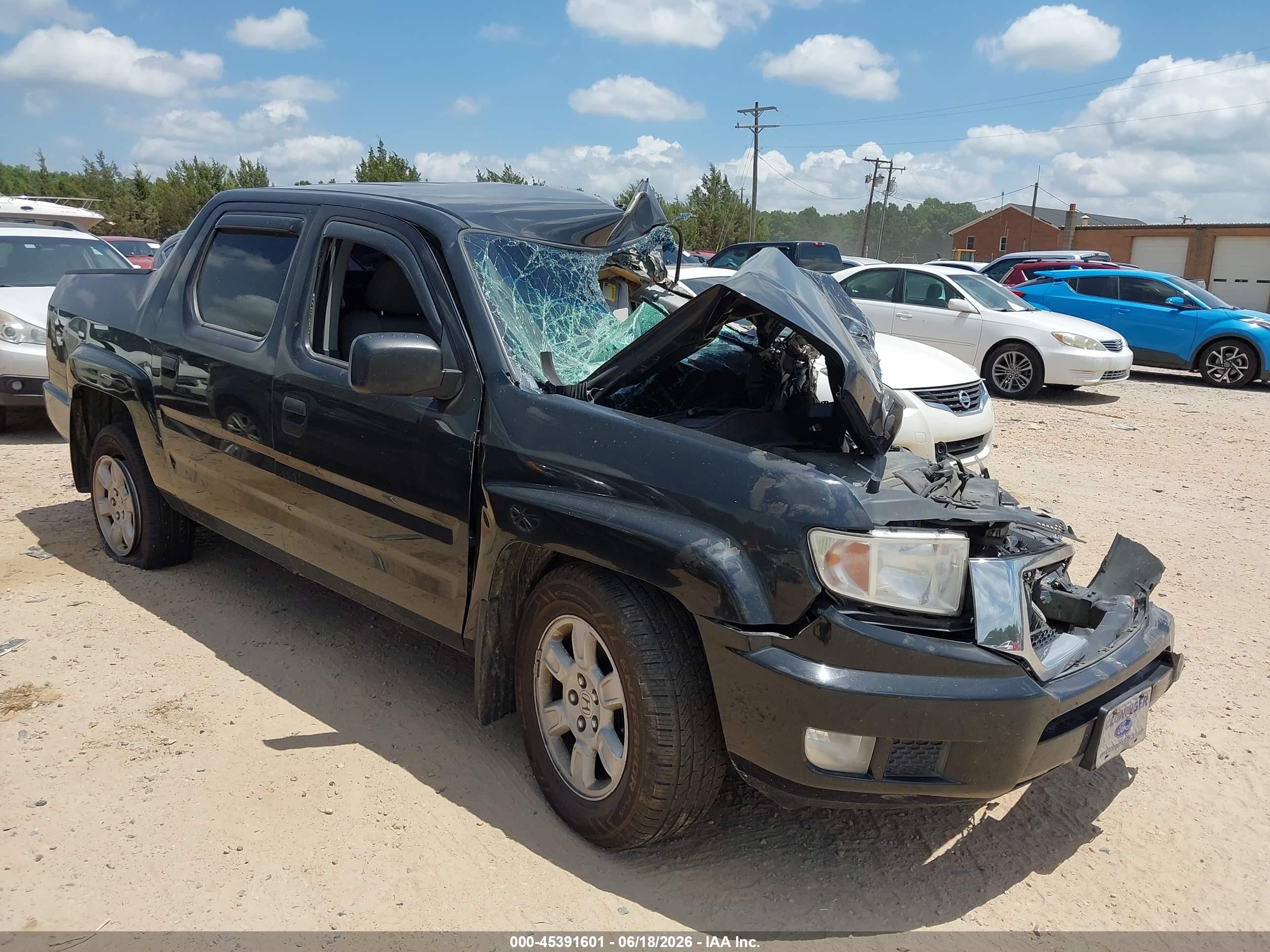 2011 Honda Ridgeline RT, VIN 5FPYK1F26BB009082 — Front end