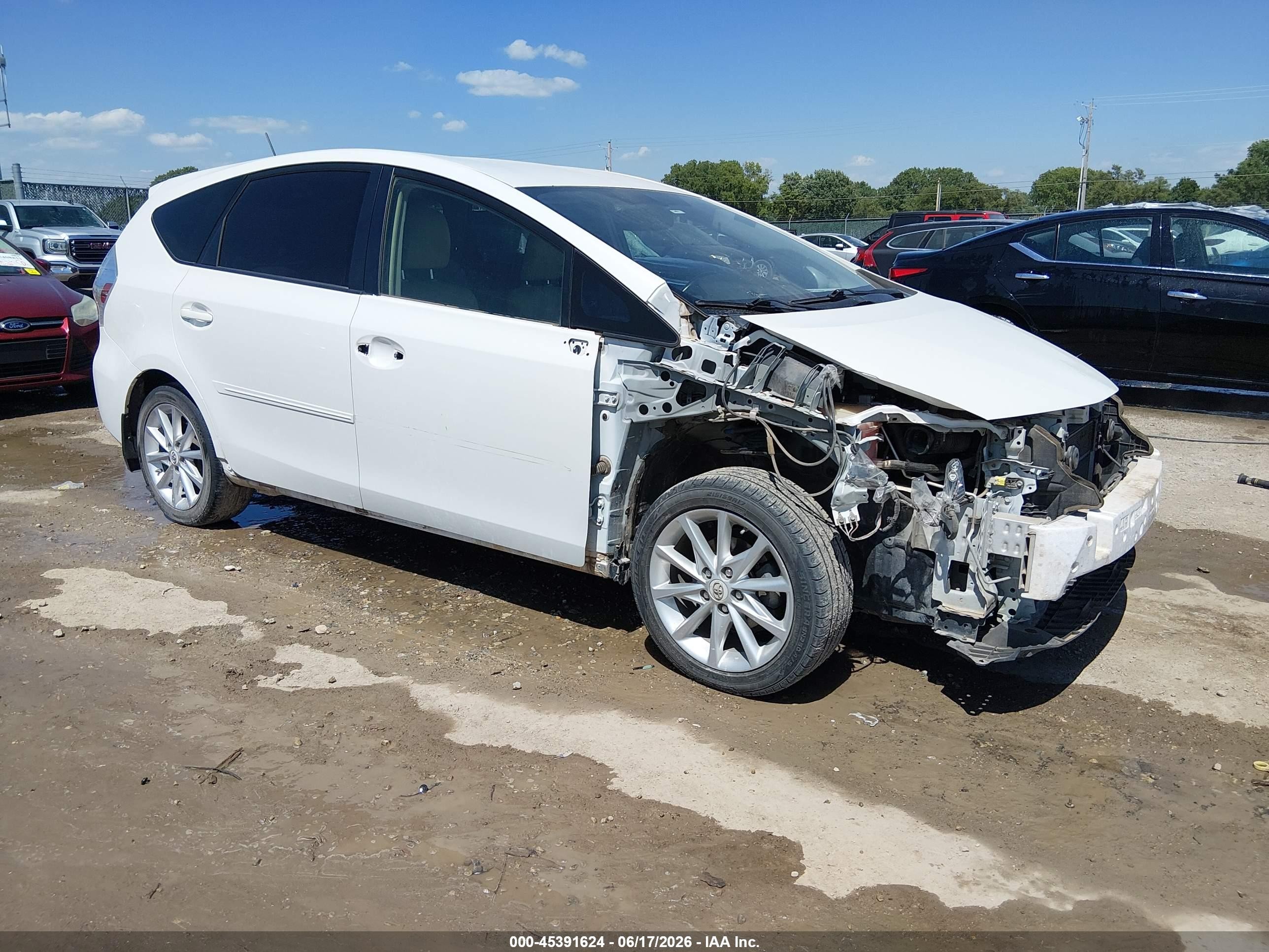 2013 Toyota Prius Five, VIN JTDZN3EU9D3201843 — Front end