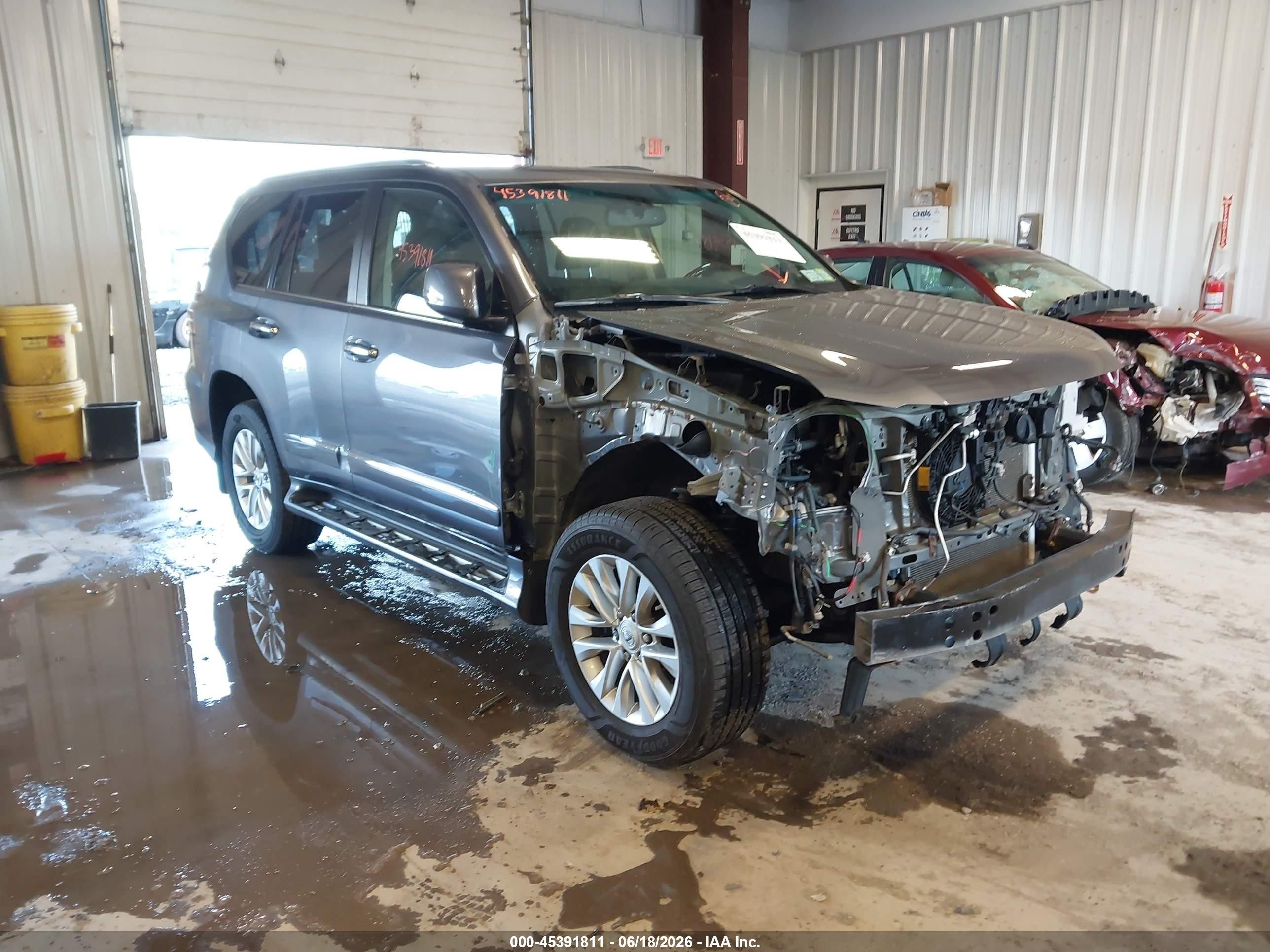 2015 Lexus GX 460, VIN JTJBM7FX5F5097361 — Front end
