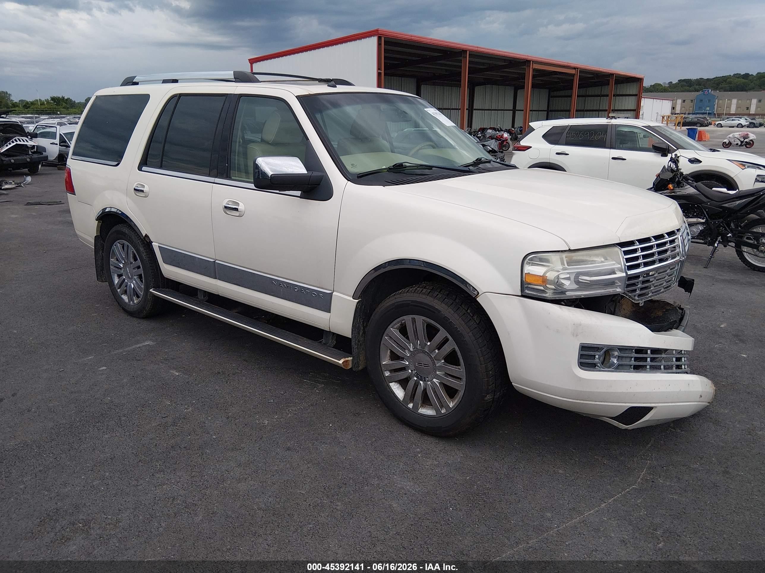2007 Lincoln Navigator, VIN 5LMFU28547LJ13591 — Перед