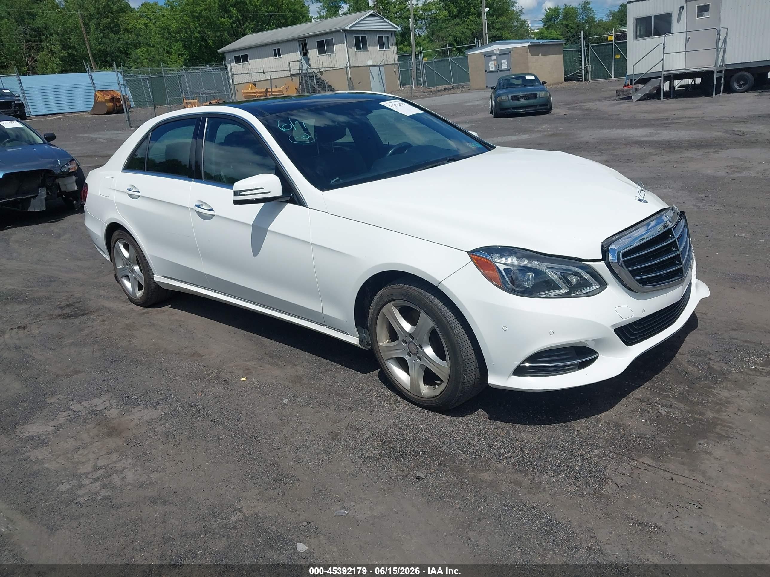 2016 Mercedes-Benz E 350 Sport, VIN WDDHF8JB9GB180485 — Front end
