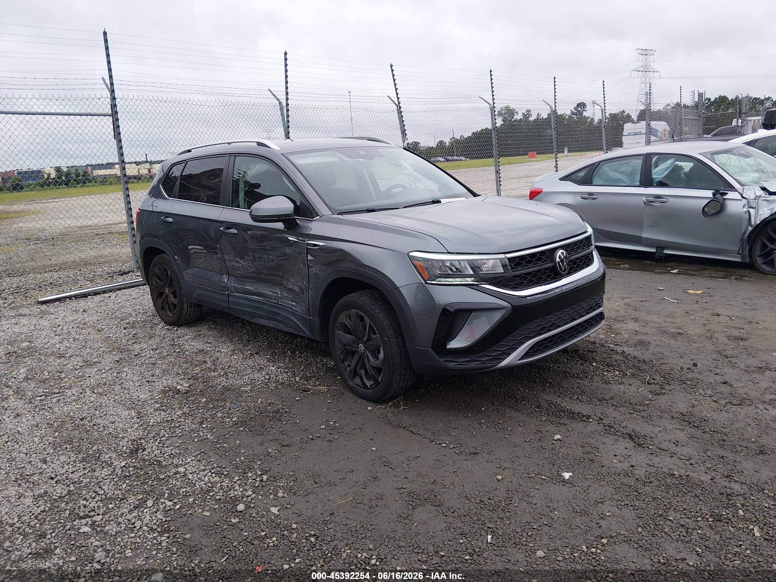 2024 Volkswagen Taos SE, VIN 3VVSX7B20RM003407 — Side