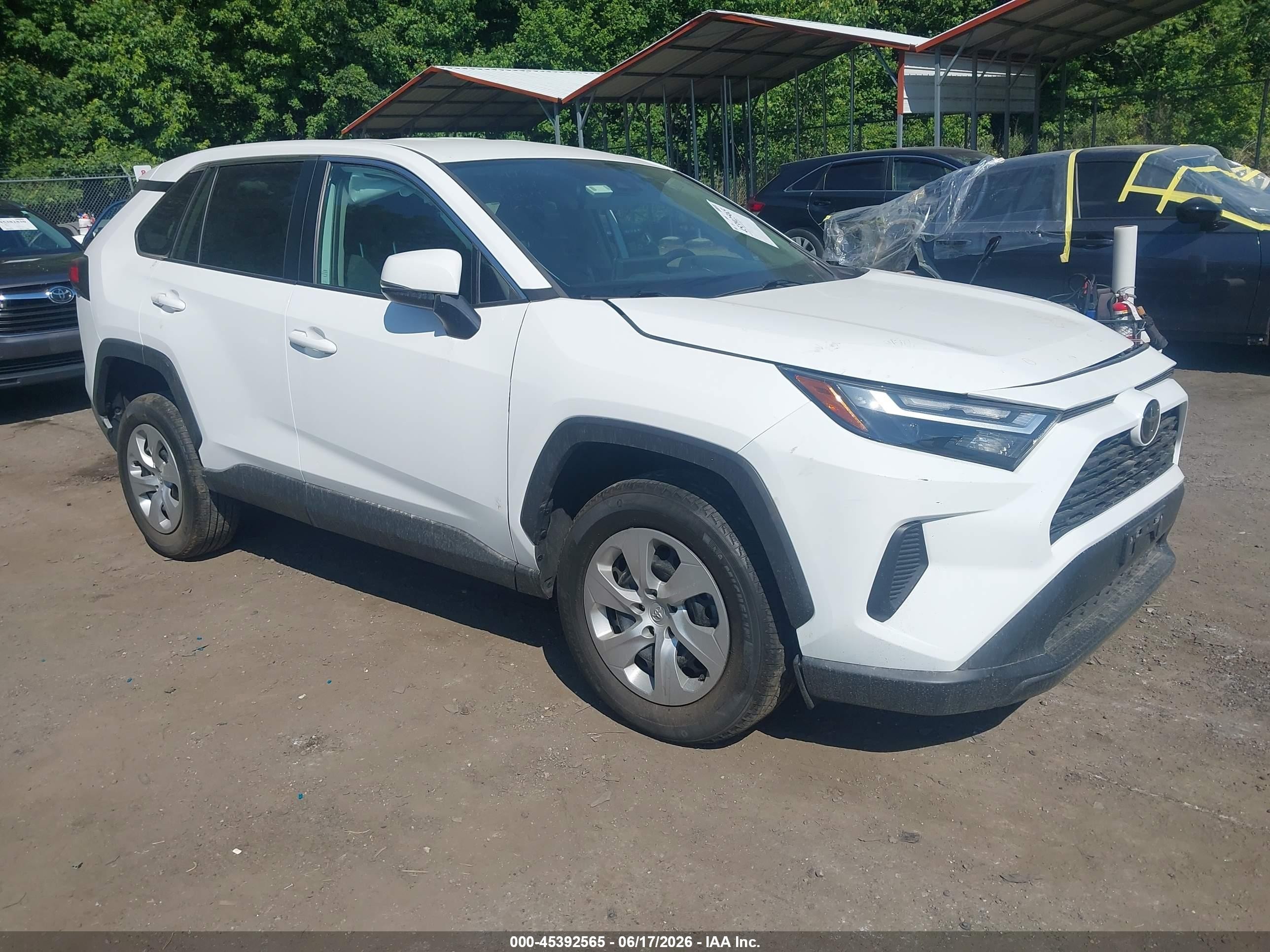 2023 Toyota RAV4 LE, VIN 2T3G1RFVXPW349191 — Бок