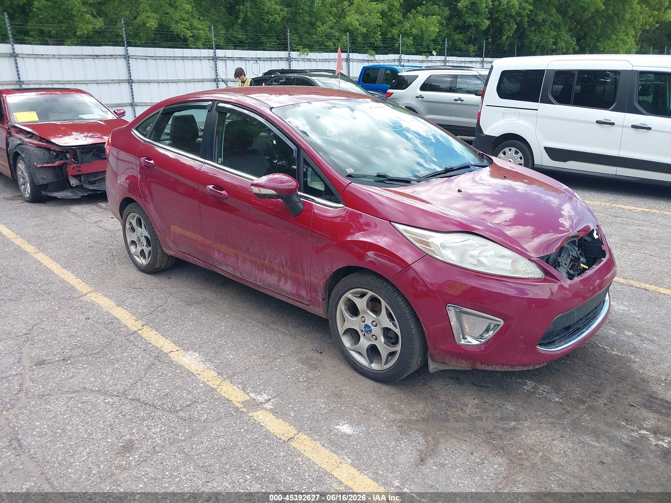 2011 Ford Fiesta SEL, VIN 3FADP4CJ7BM100708 — Front end