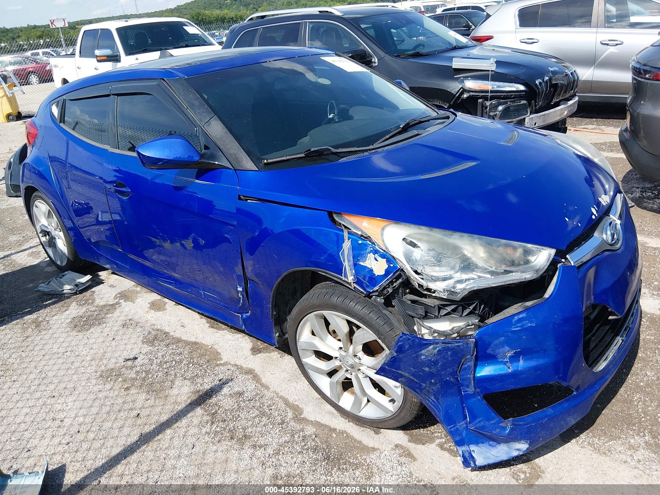 2012 Hyundai Veloster w/Black Int, VIN KMHTC6AD4CU036453 — Side
