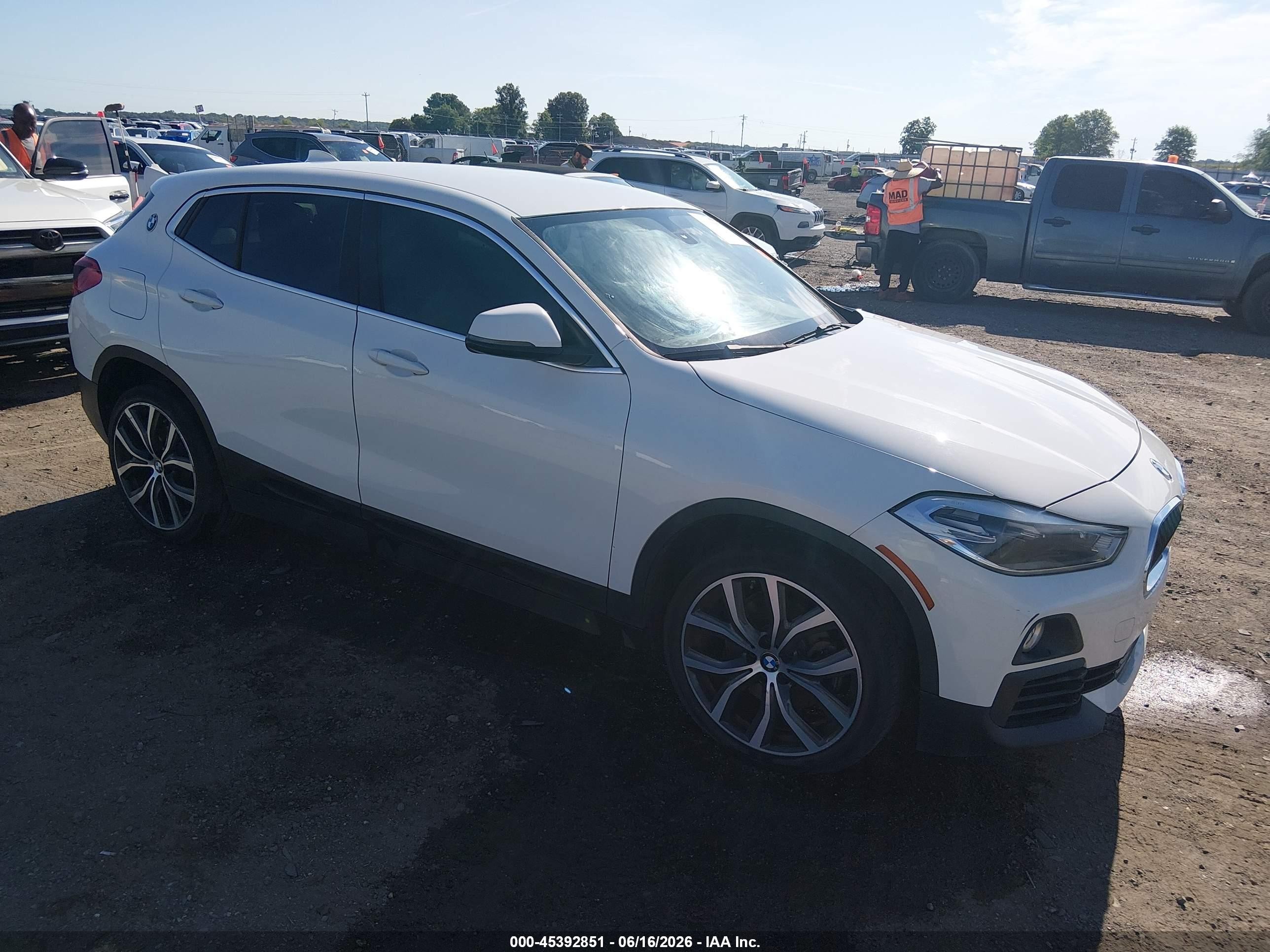 2018 BMW X2 sDrive28i, VIN WBXYJ3C35JEP76283 — Бок