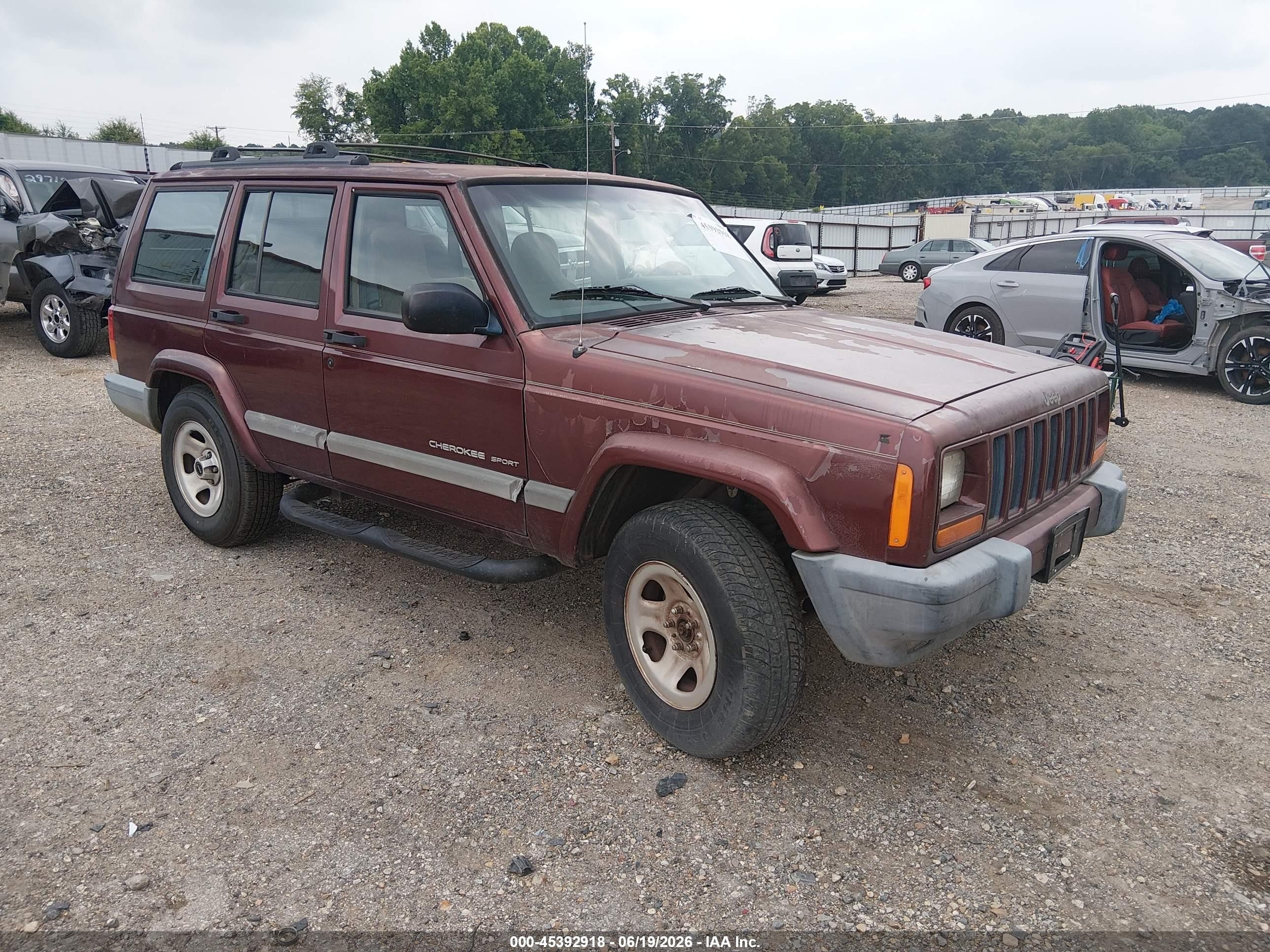 2001 Jeep Cherokee Sport, VIN 1J4FT48S01L615088 — Normal wear