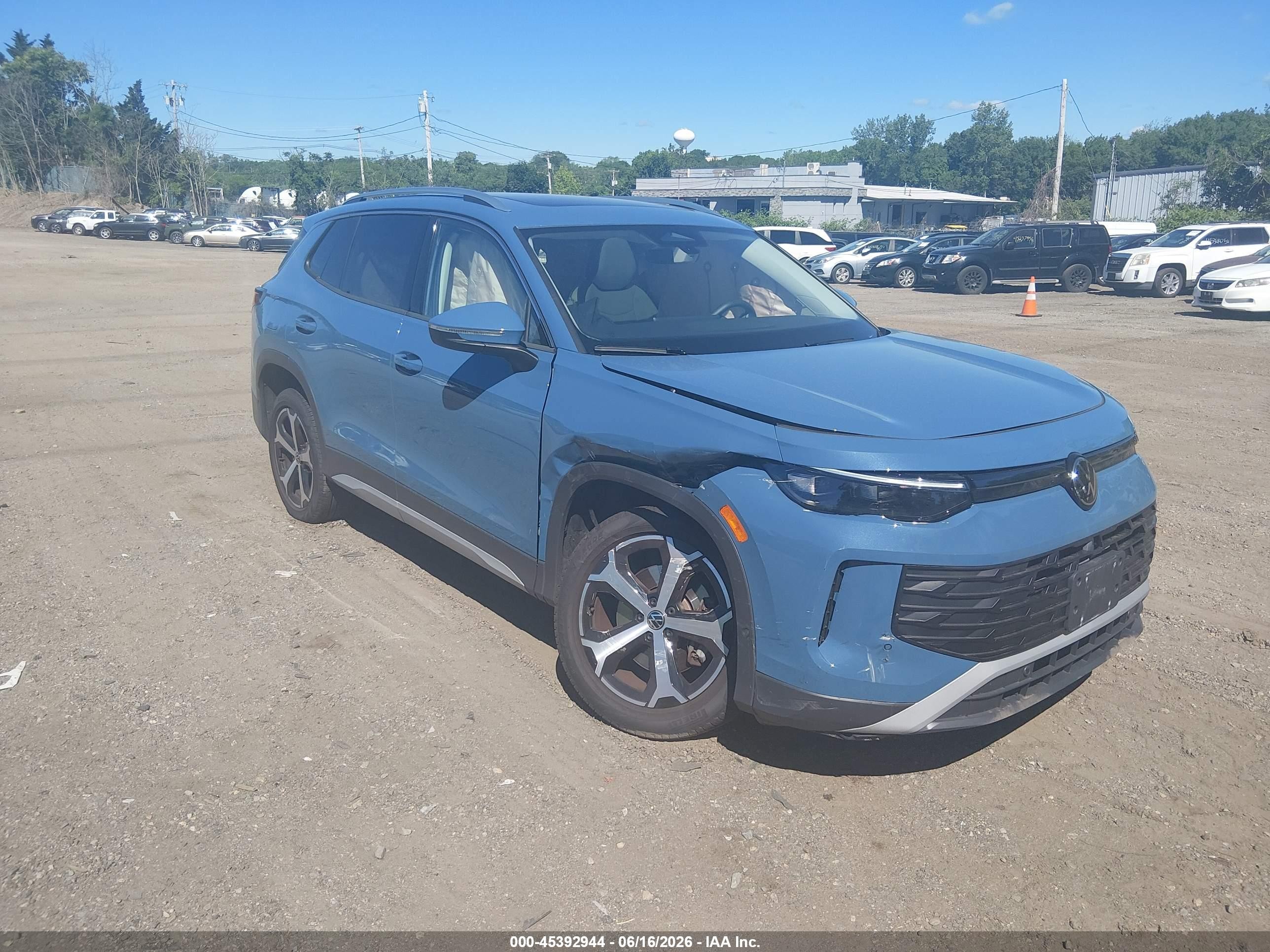 2025 Volkswagen Tiguan SE, VIN 3VVMR7RM5SM036337 — Frame damage