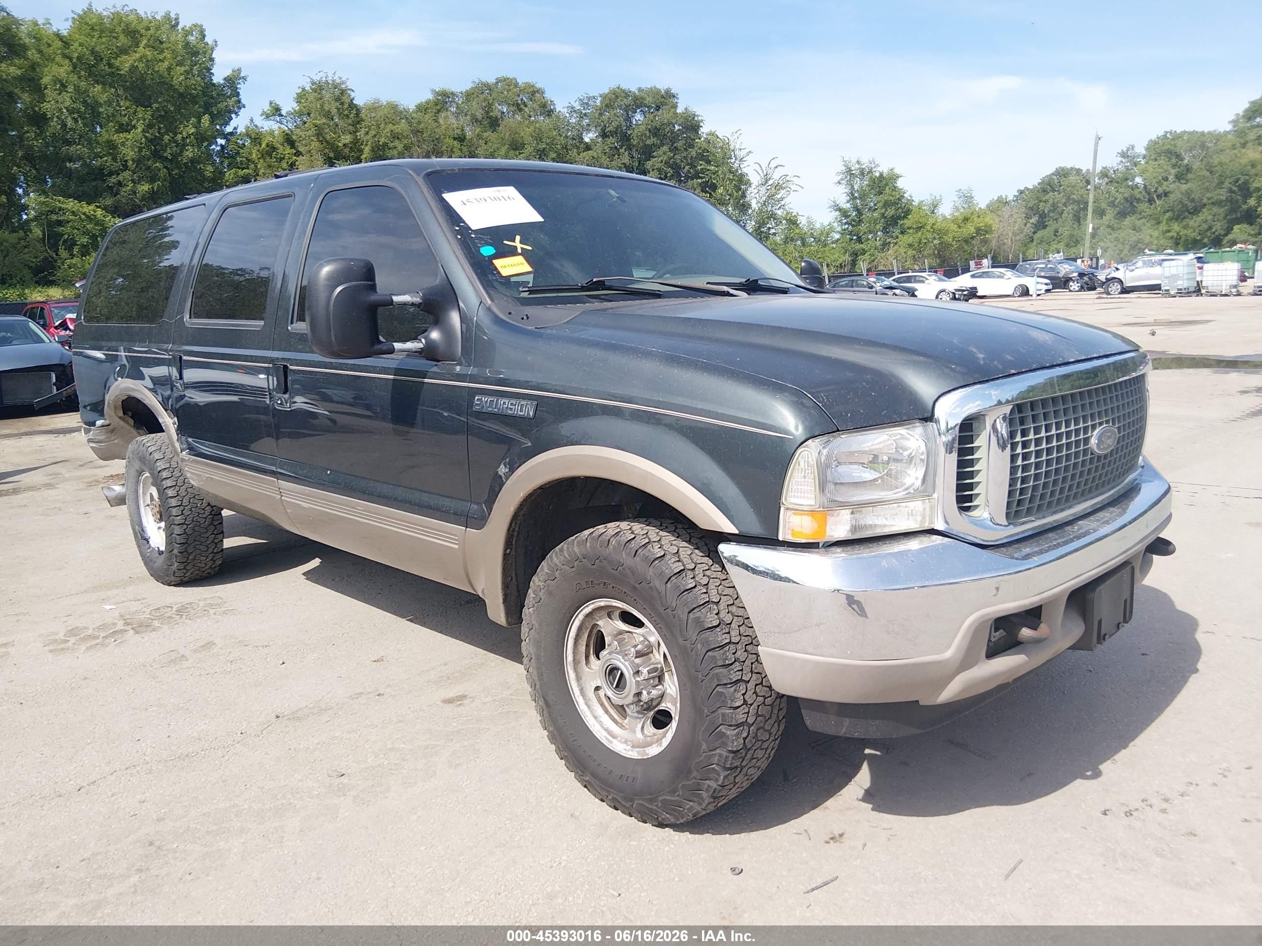 2000 Ford Excursion Limited, VIN 1FMSU43FXYEB53550 — Rear end
