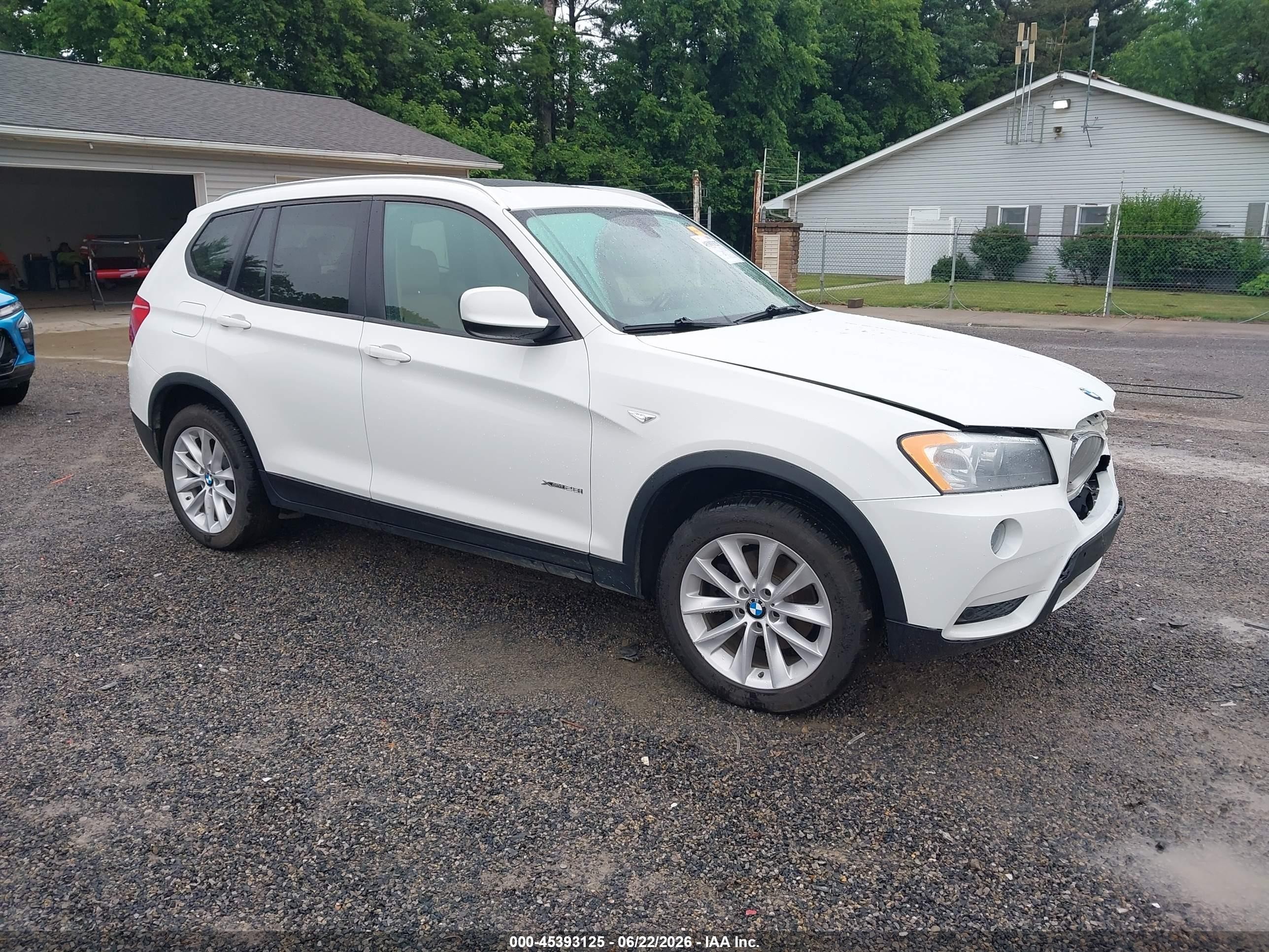 2014 BMW X3 xDrive28i, VIN 5UXWX9C50E0D22924 — Front end