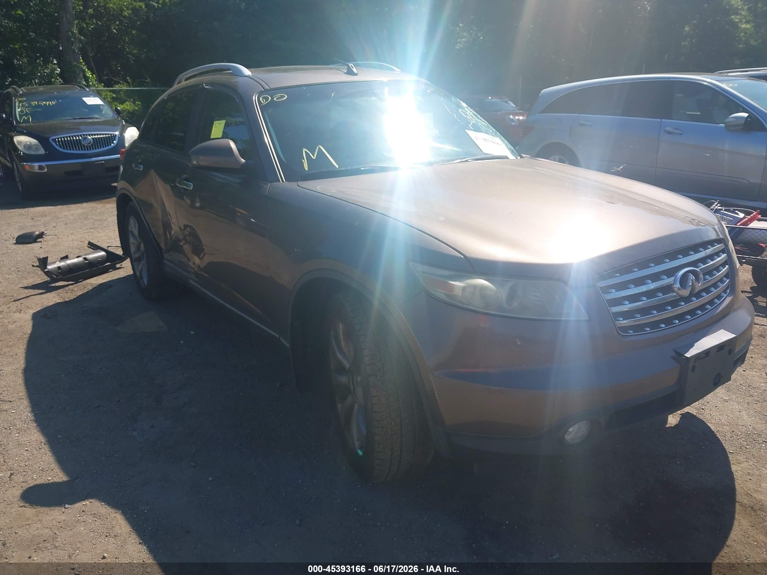 2004 Infiniti FX, VIN JNRAS08W64X214463 — Side