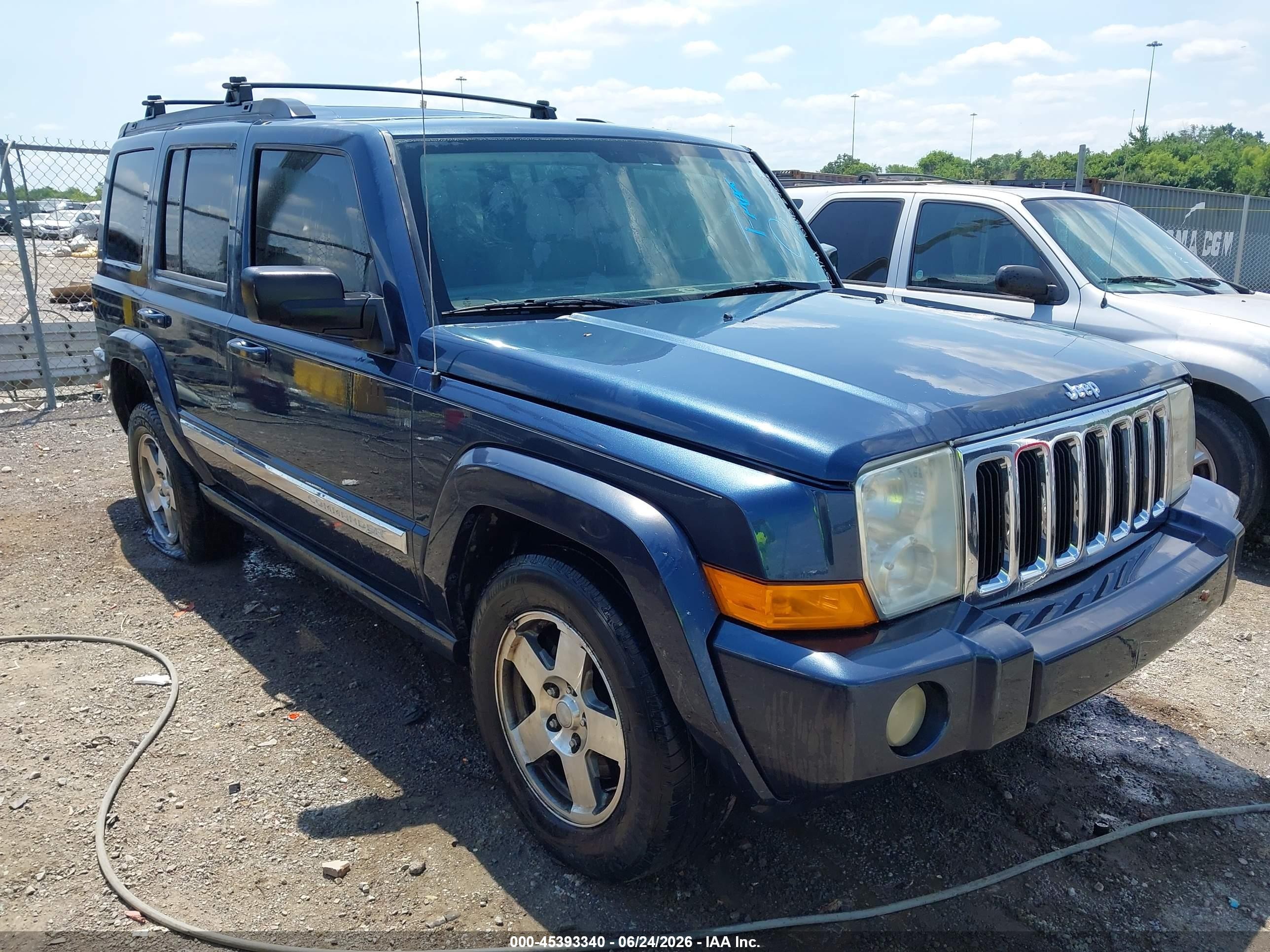 2010 Jeep Commander Sport, VIN 1J4RH4GK3AC158843 — Normal wear