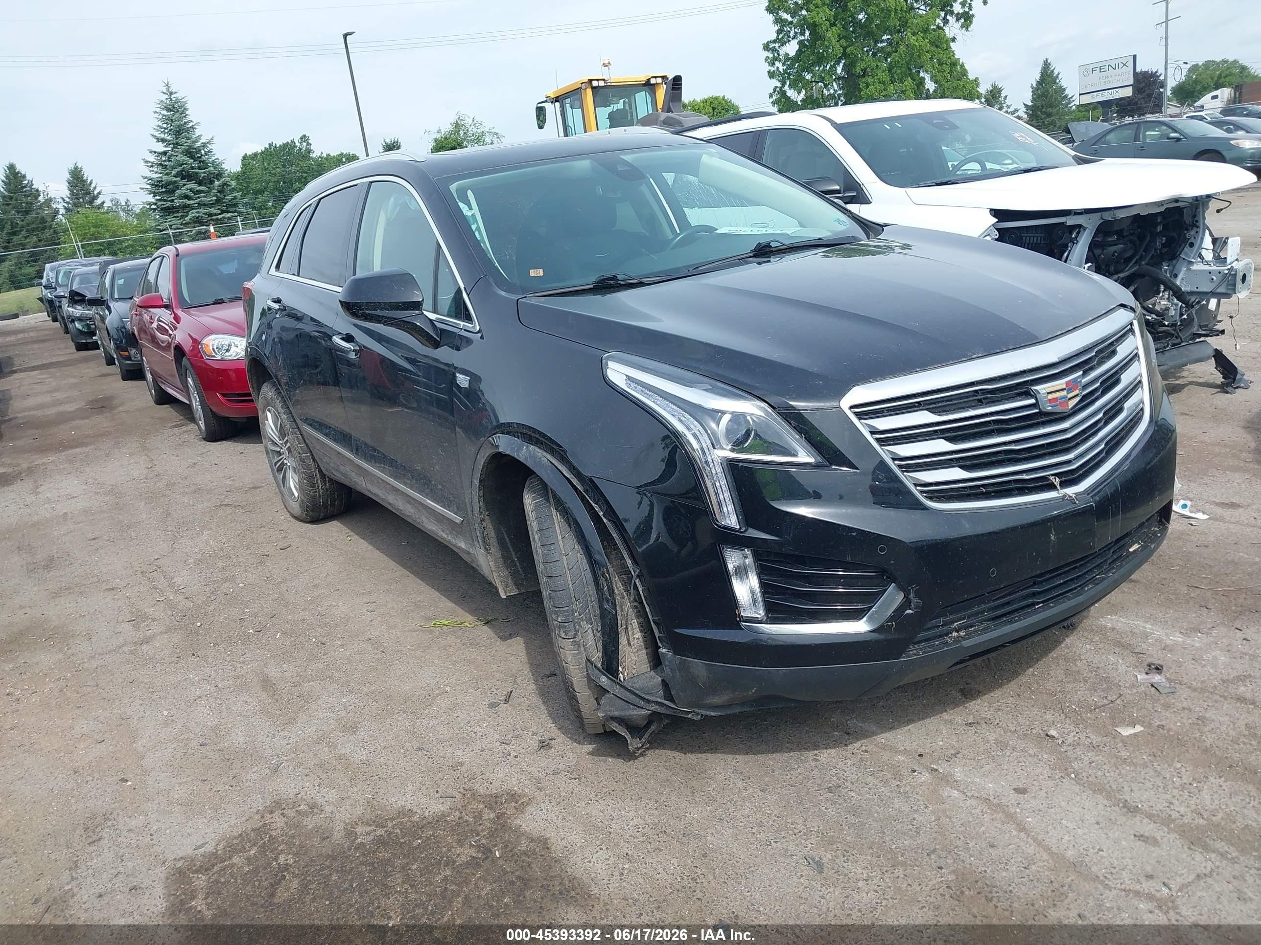 2019 Cadillac XT5 Luxury AWD, VIN 1GYKNDRS6KZ285592 — Front end