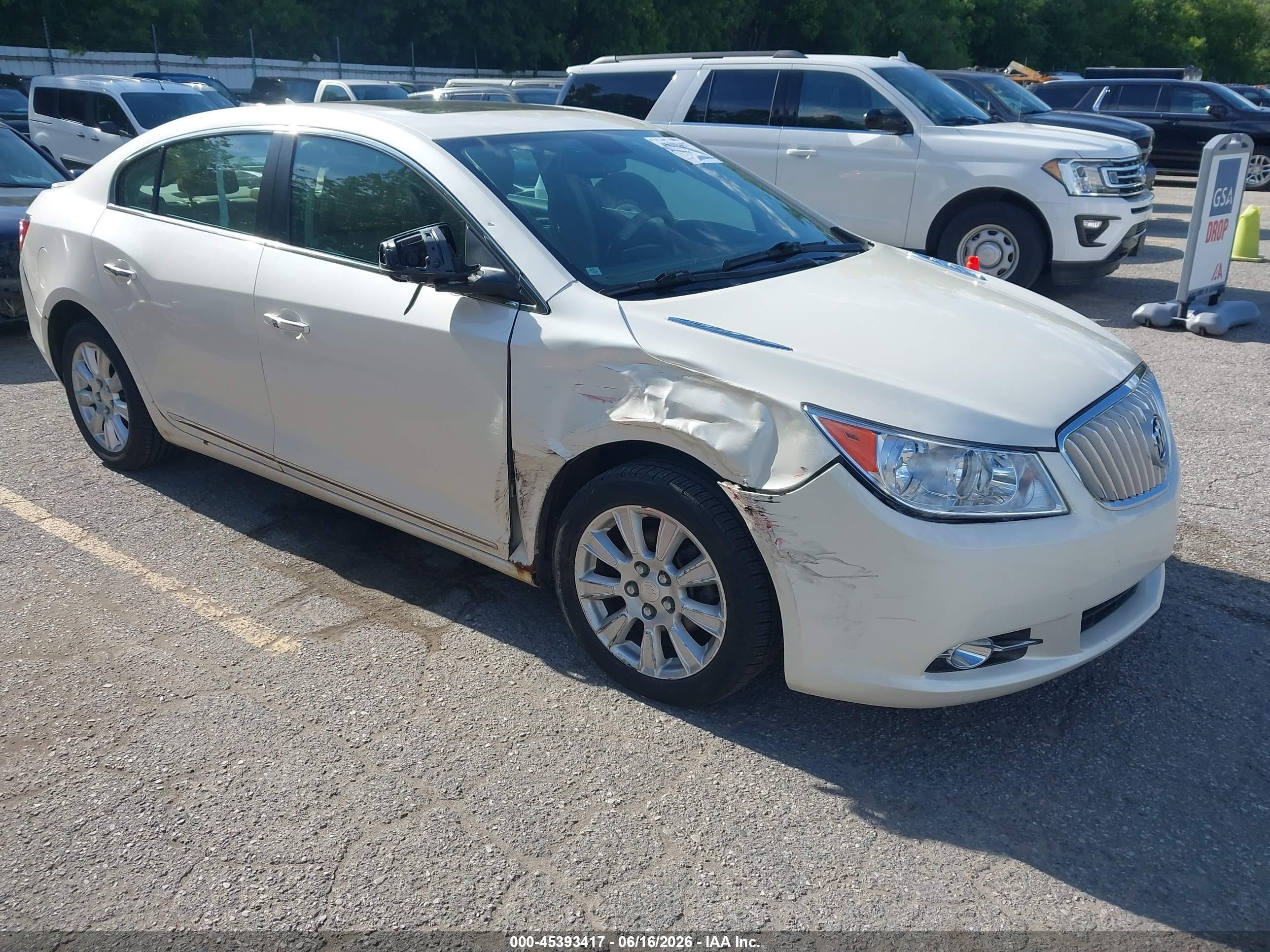 2012 Buick LaCrosse Leather, VIN 1G4GC5ER7CF363130 — Front end