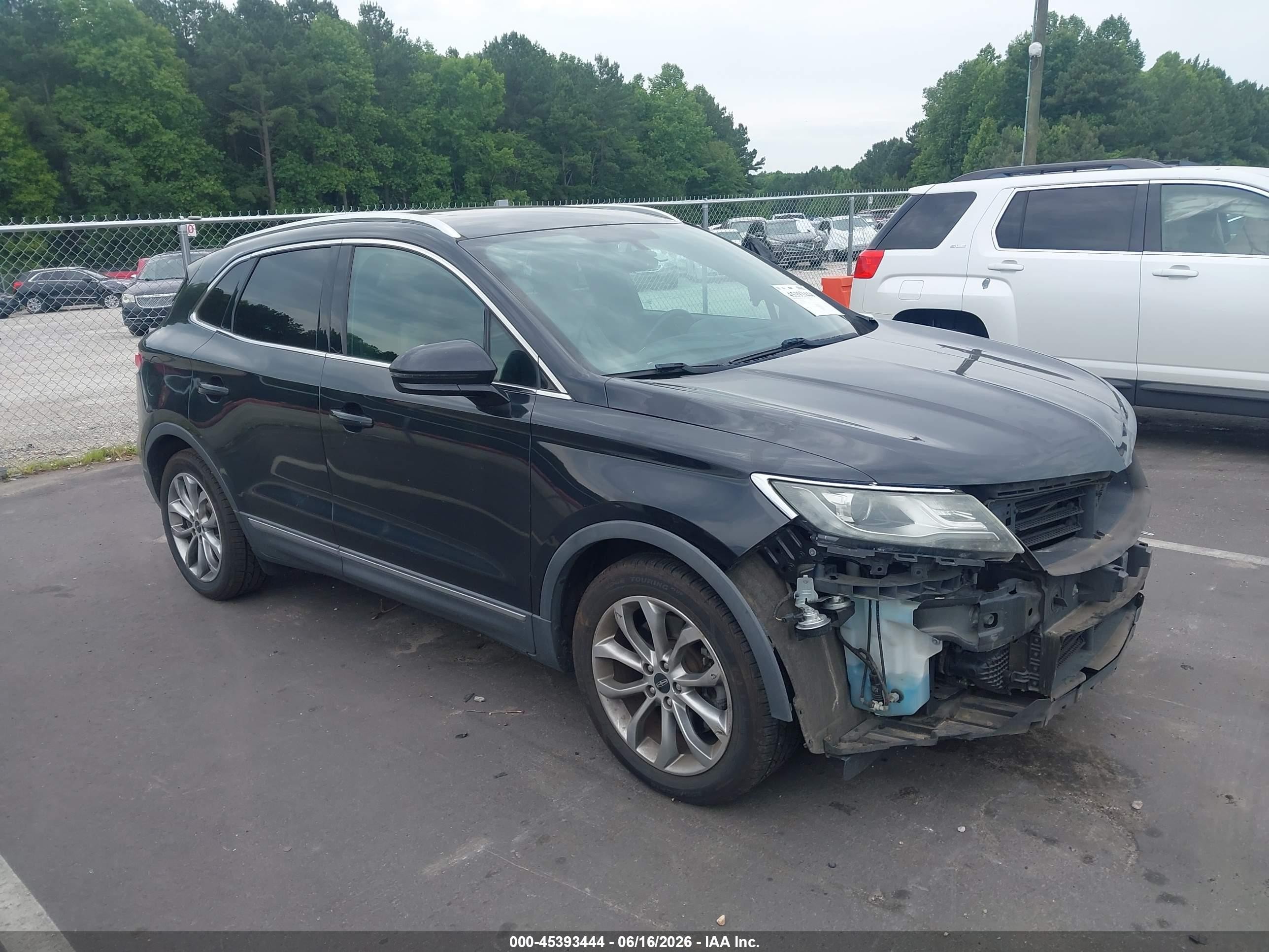2015 Lincoln MKC, VIN 5LMCJ1A90FUJ09212 — Front end