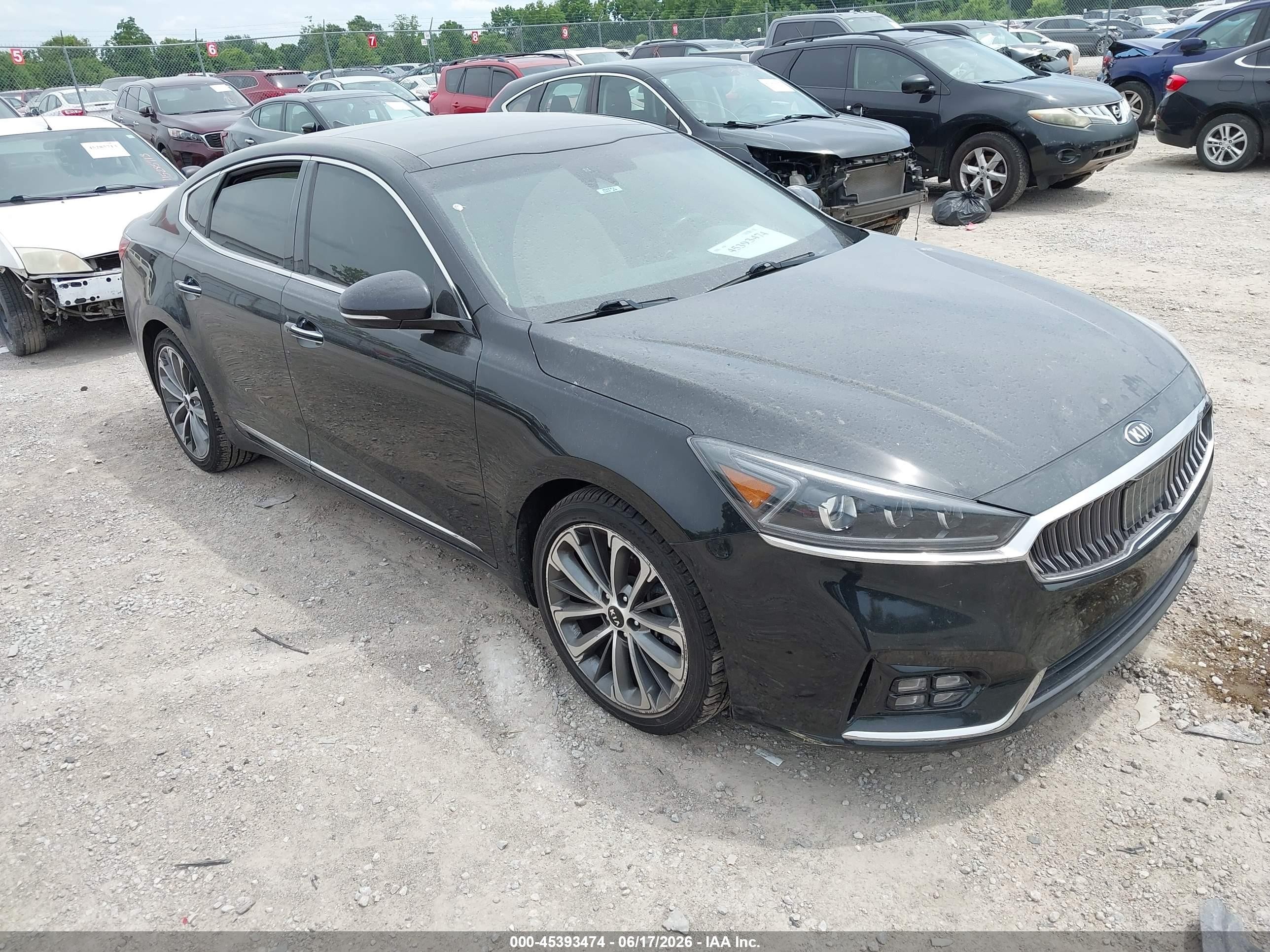 2017 Kia Cadenza Premium, VIN KNALC4J19H5067680 — Normal wear