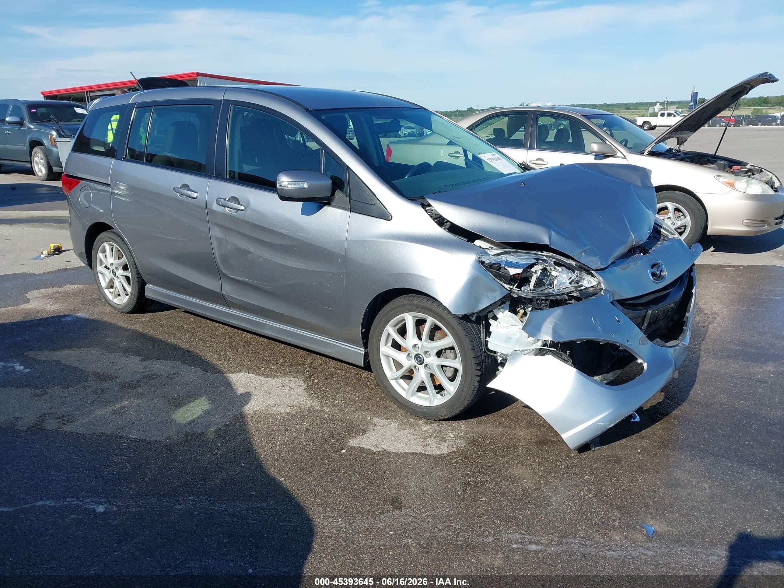 2013 Mazda 5 Touring, VIN JM1CW2CL7D0149797 — Front end