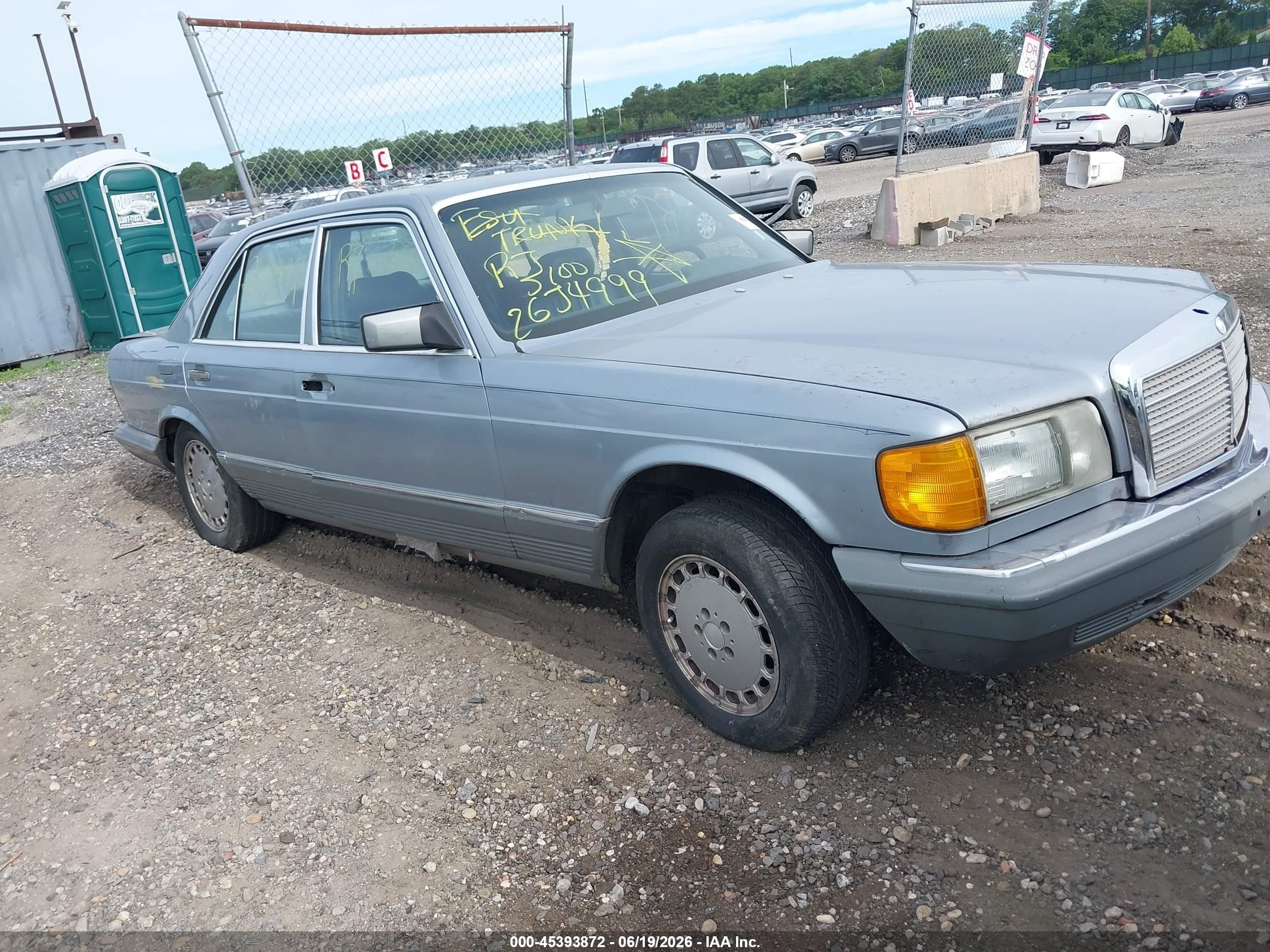1982 Mercedes-Benz 300 SD, VIN WDBCB20A0CB026715 — Front end