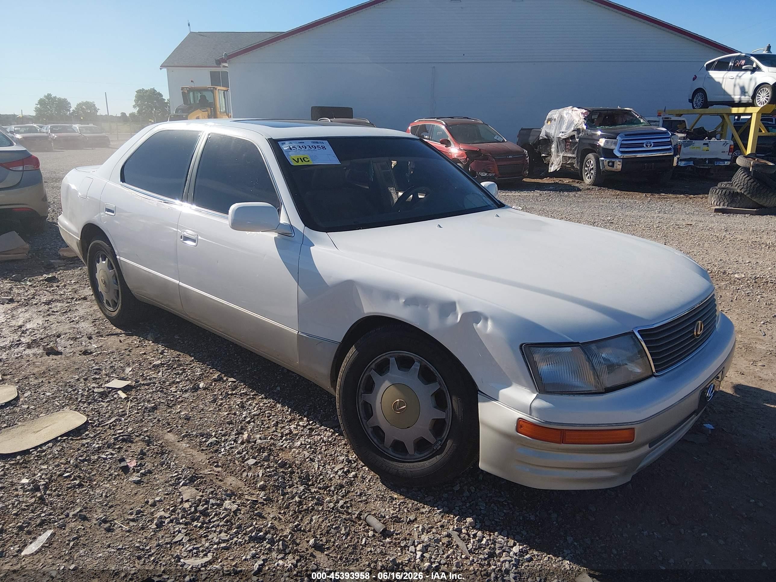 1996 Lexus LS 400, VIN JT8BH22F6T0061161 — Бок