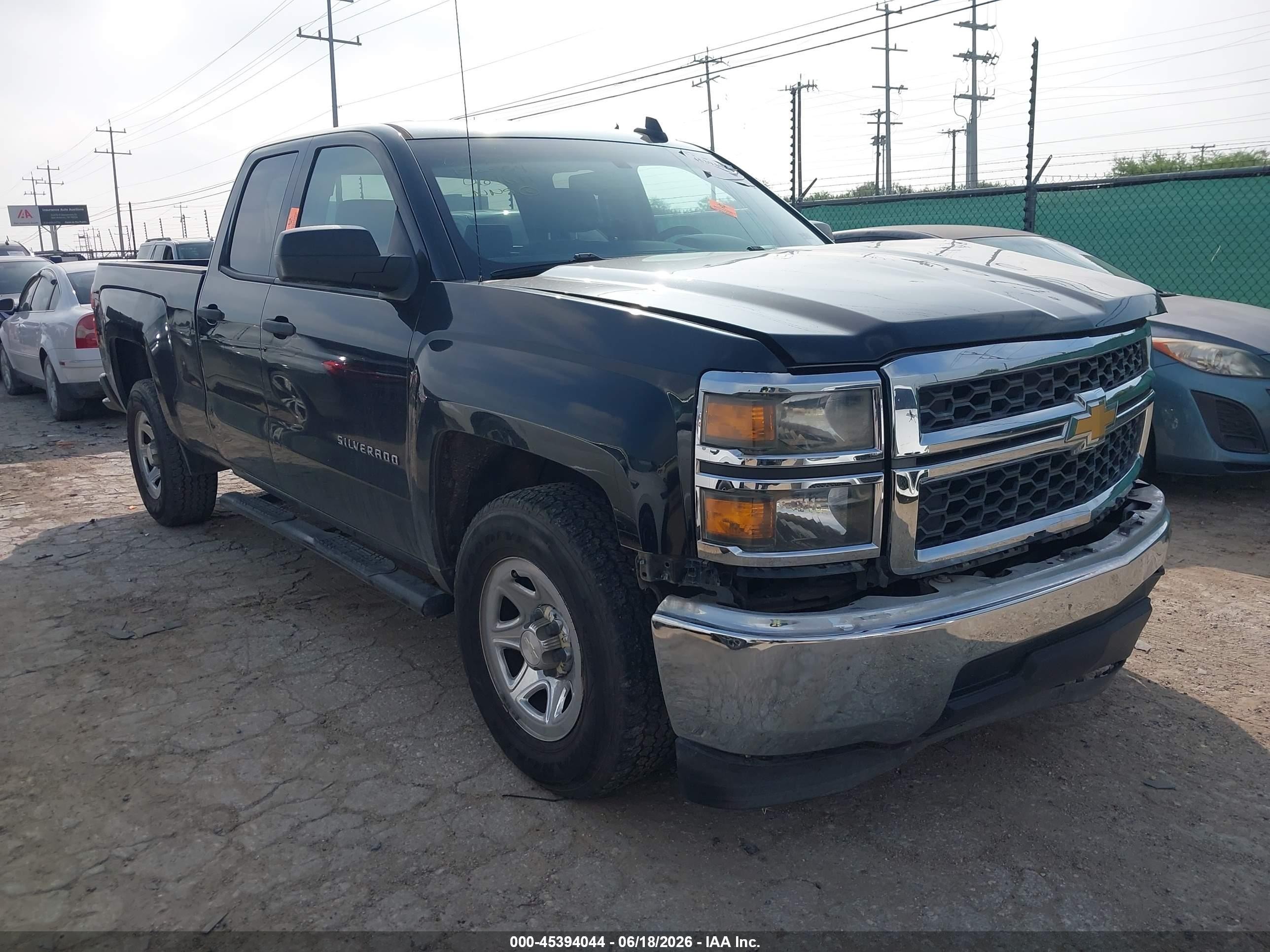 2015 Chevrolet Silverado 1500 Work Truck, VIN 1GCRCPEC2FZ152554 — Front end