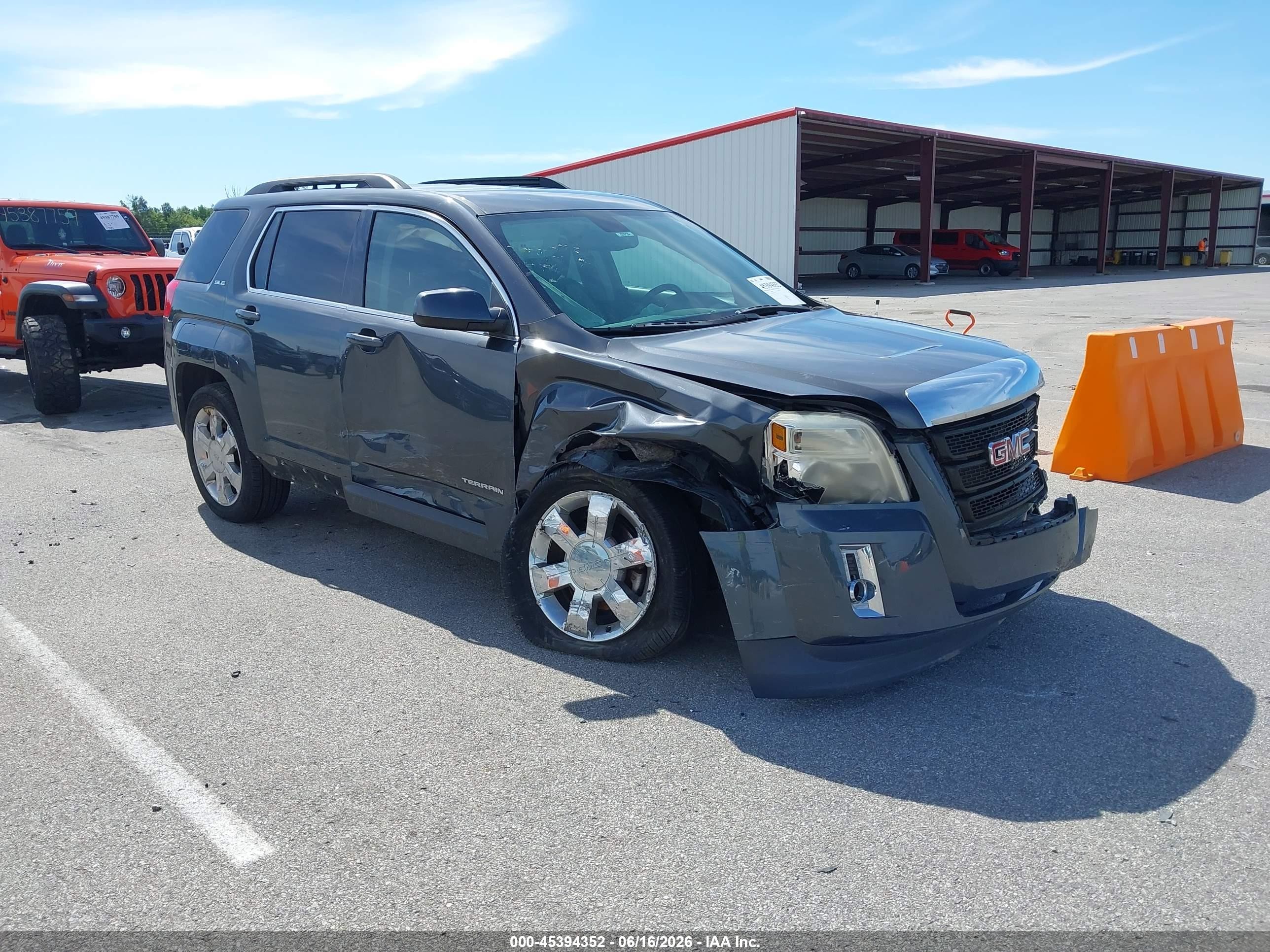2011 GMC Terrain SLE-2, VIN 2CTFLTE59B6407241 — Front end