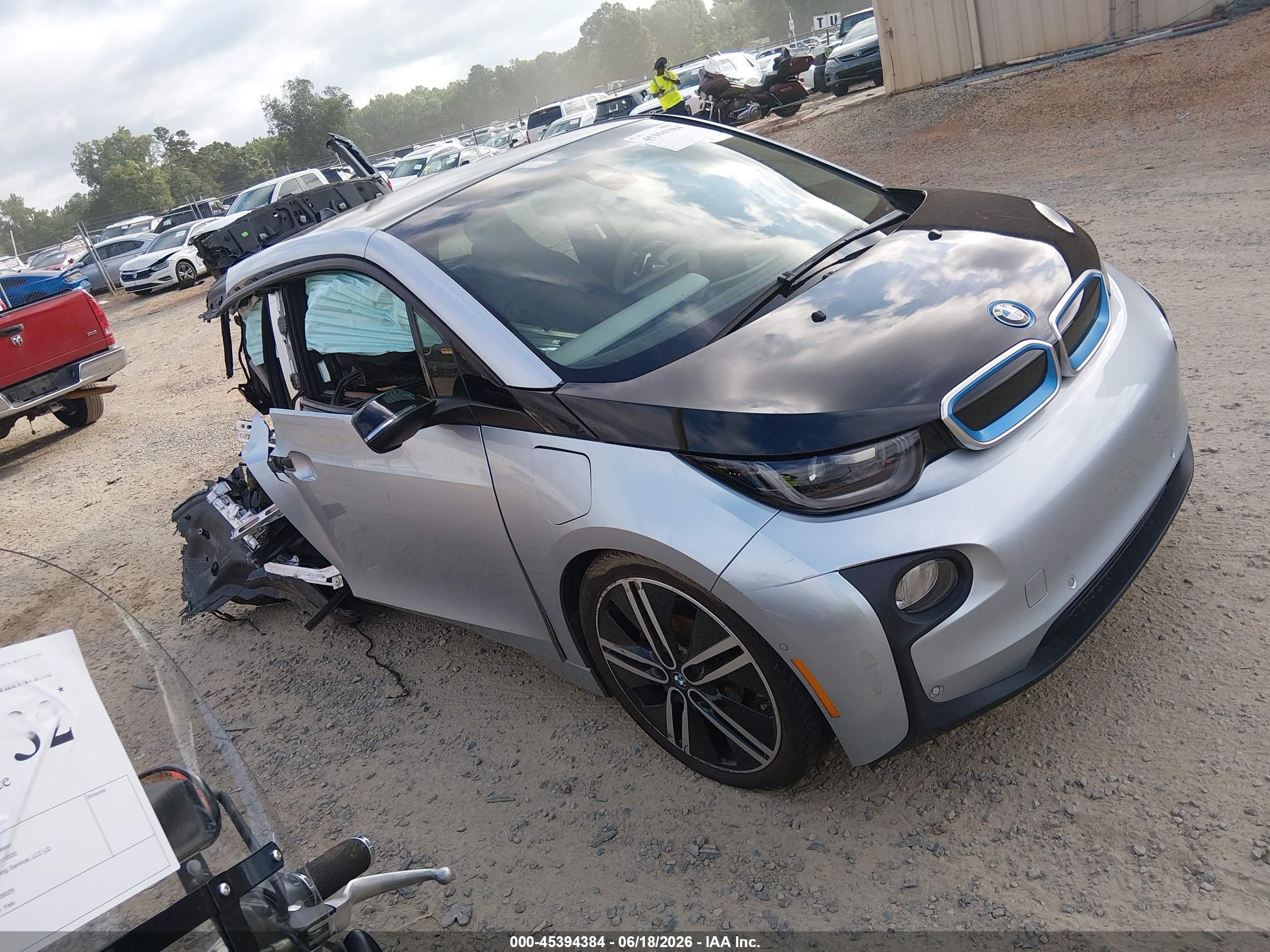 2015 BMW i3, VIN WBY1Z4C53FV278524 — Rear end