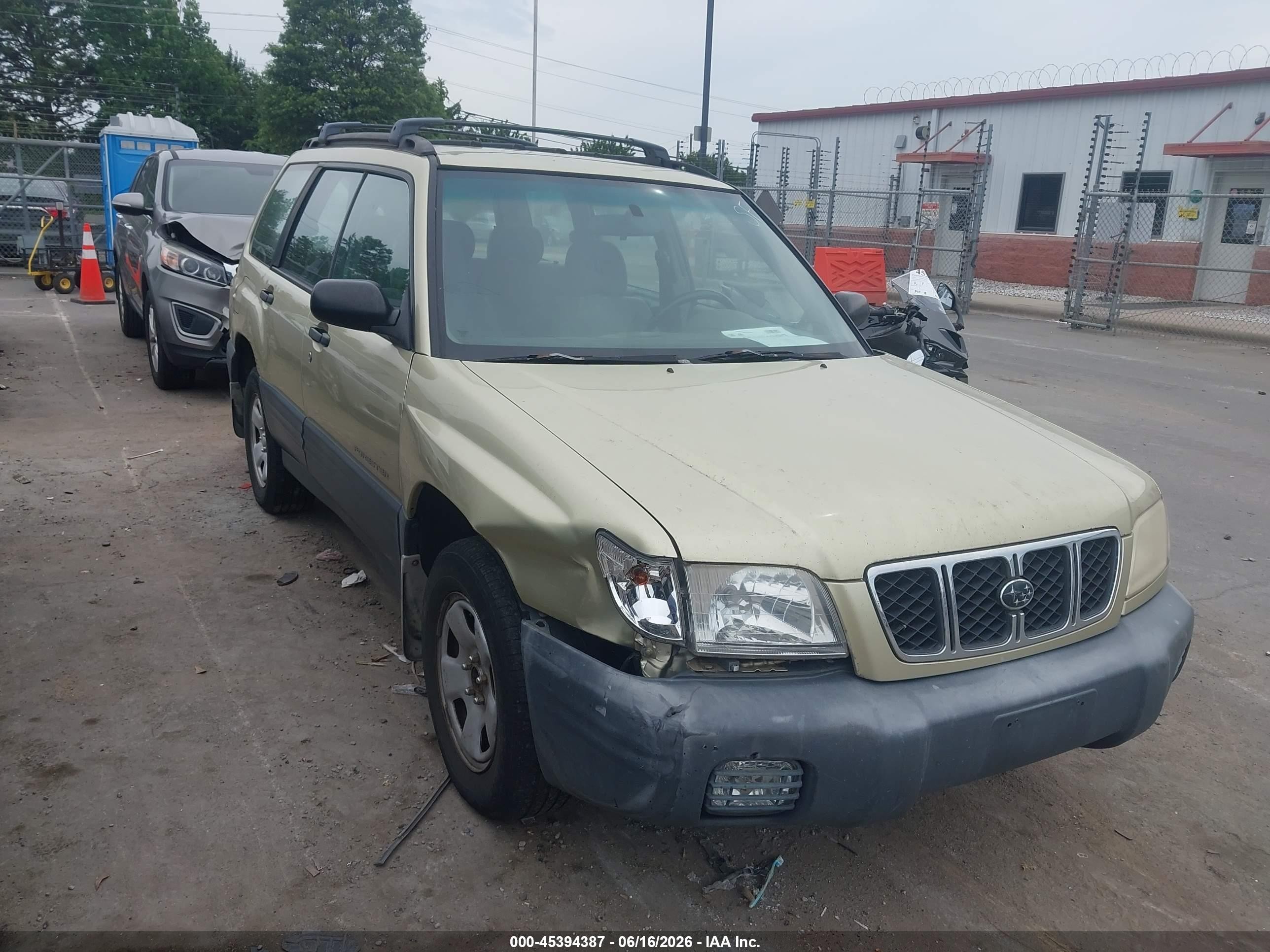 2001 Subaru Forester L, VIN JF1SF63501G750532 — Перед