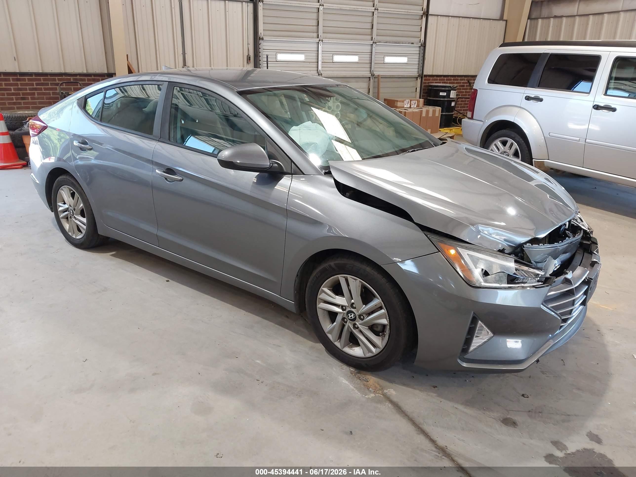 2019 Hyundai Elantra SEL, VIN 5NPD84LF4KH432016 — Front end