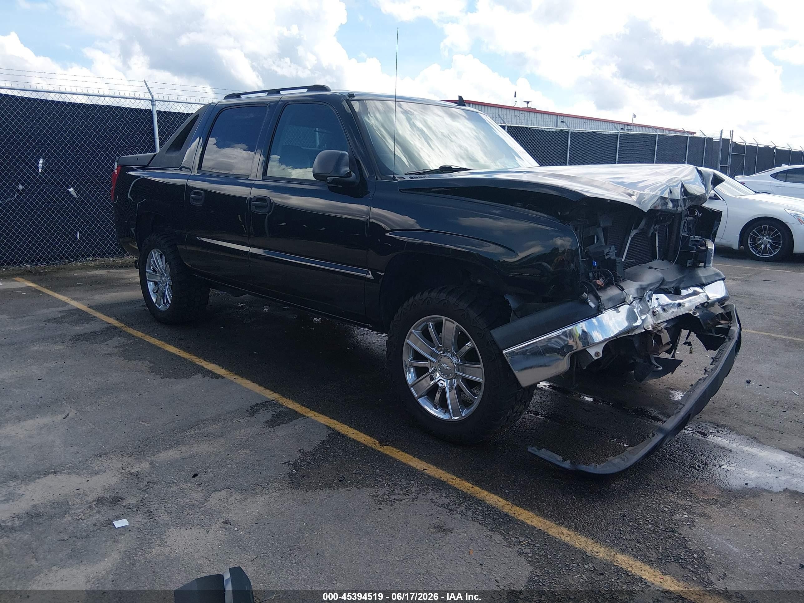2006 Chevrolet Avalanche Z66, VIN 3GNEC12ZX6G125419 — Engine fire