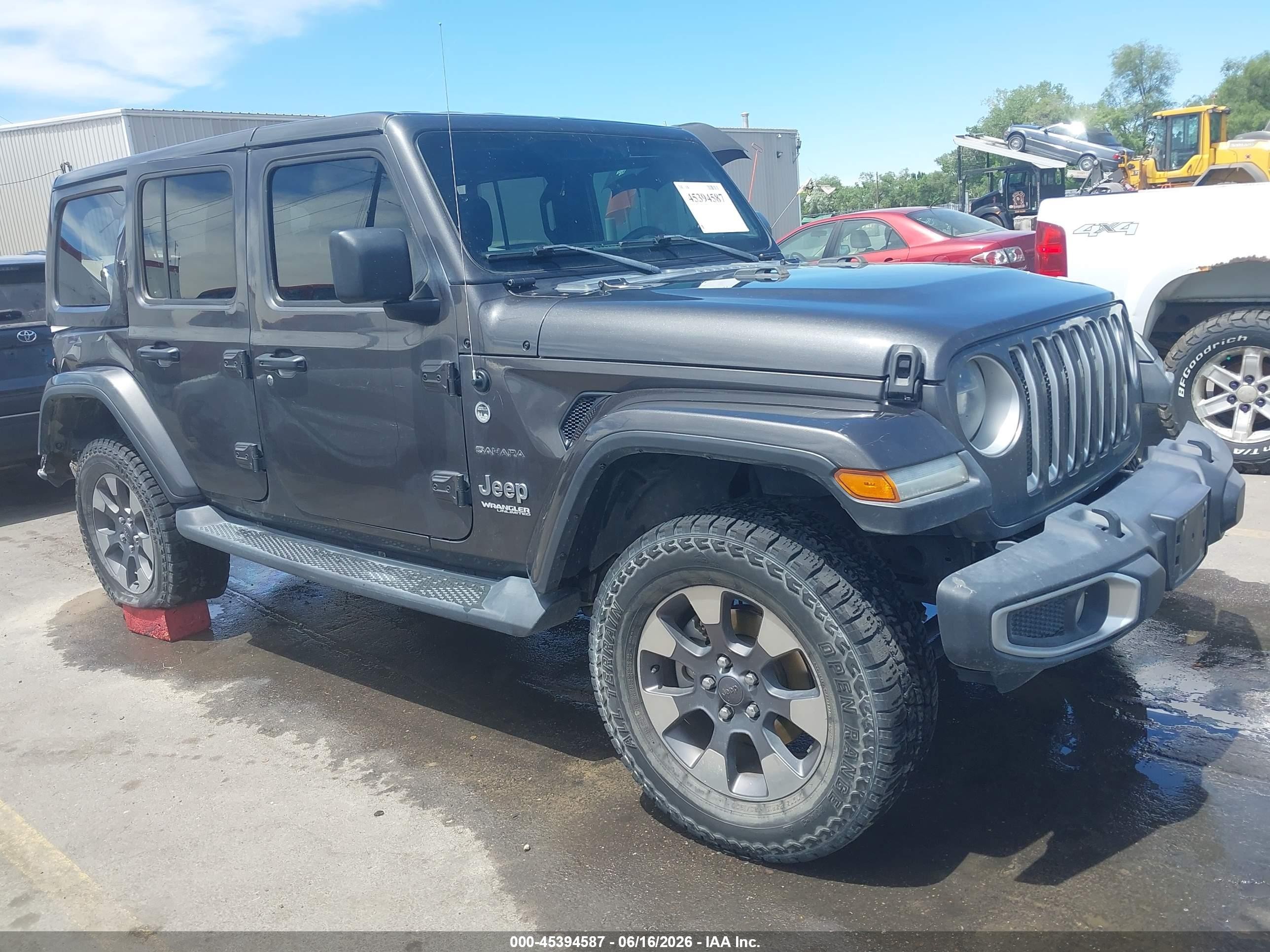 2018 Jeep Wrangler Unlimited Sahara, VIN 1C4HJXEN5JW196318 — Rear end