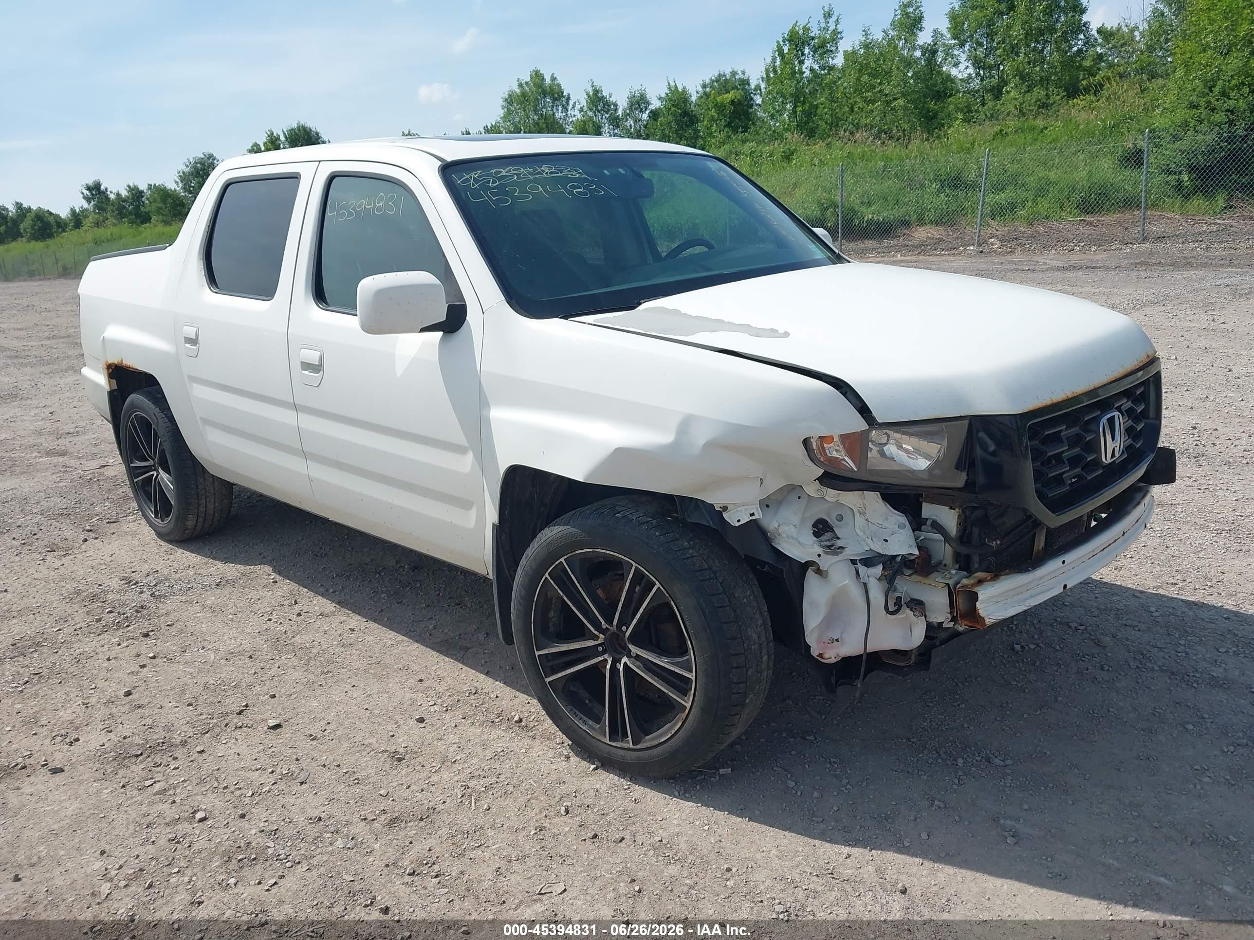 2014 Honda Ridgeline SE, VIN 5FPYK1F67EB010376 — Front end