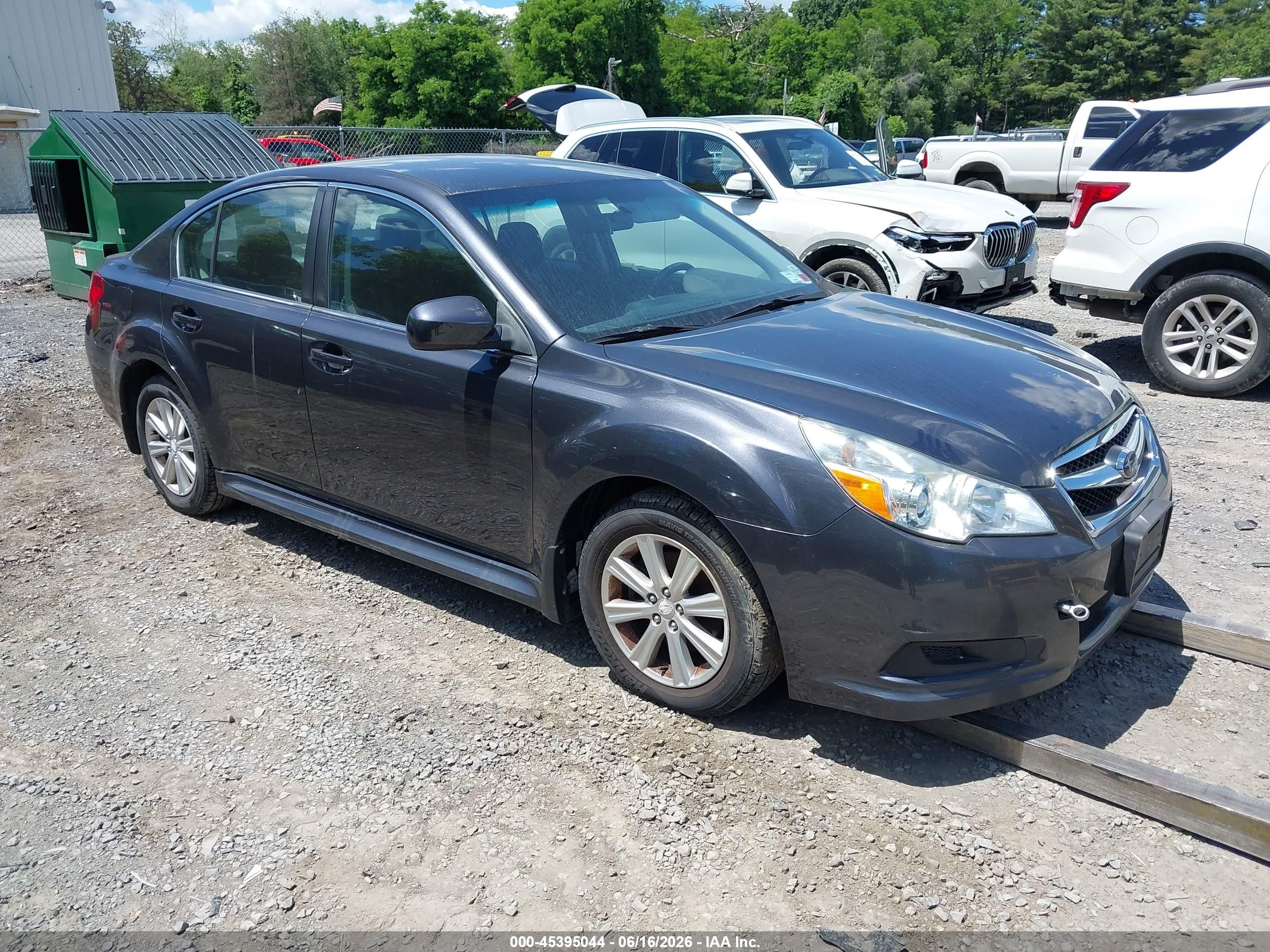 2011 Subaru Legacy Premium, VIN 4S3BMBC66B3263328 — Фото с аукциона