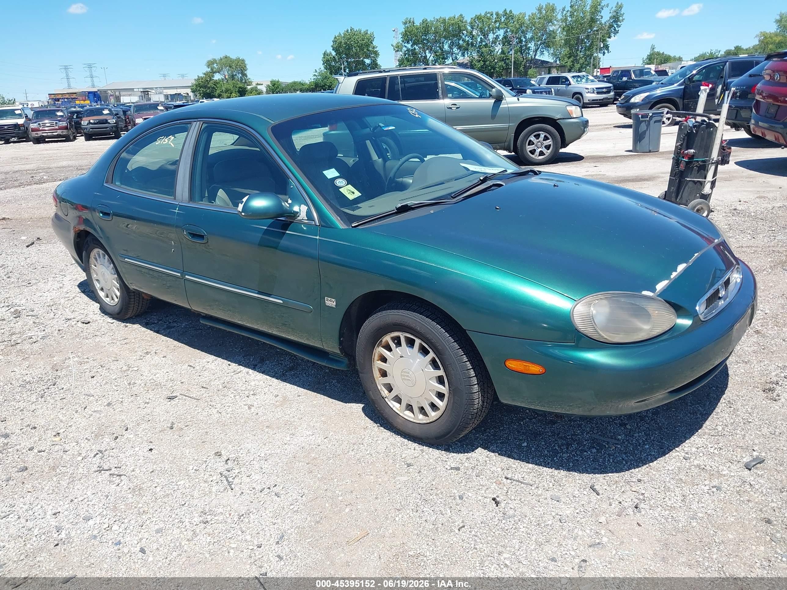 1999 Mercury Sable LS, VIN 1MEFM53S8XG658741 — Front end